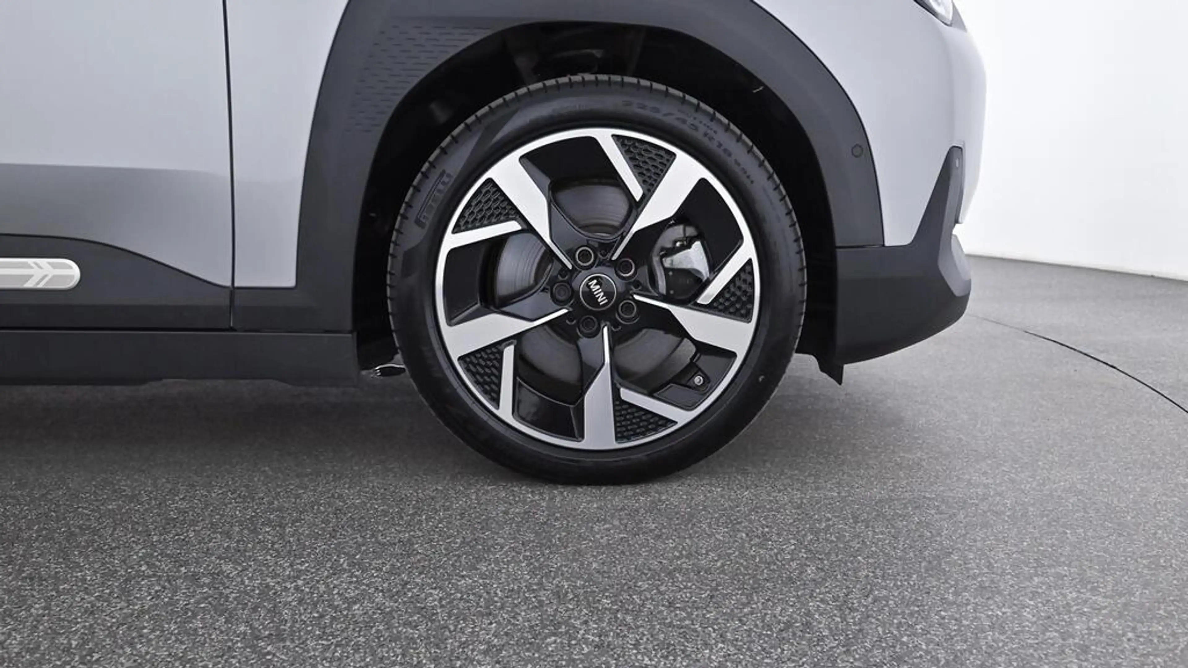 MINI Aceman Classic Trim — photo 11
