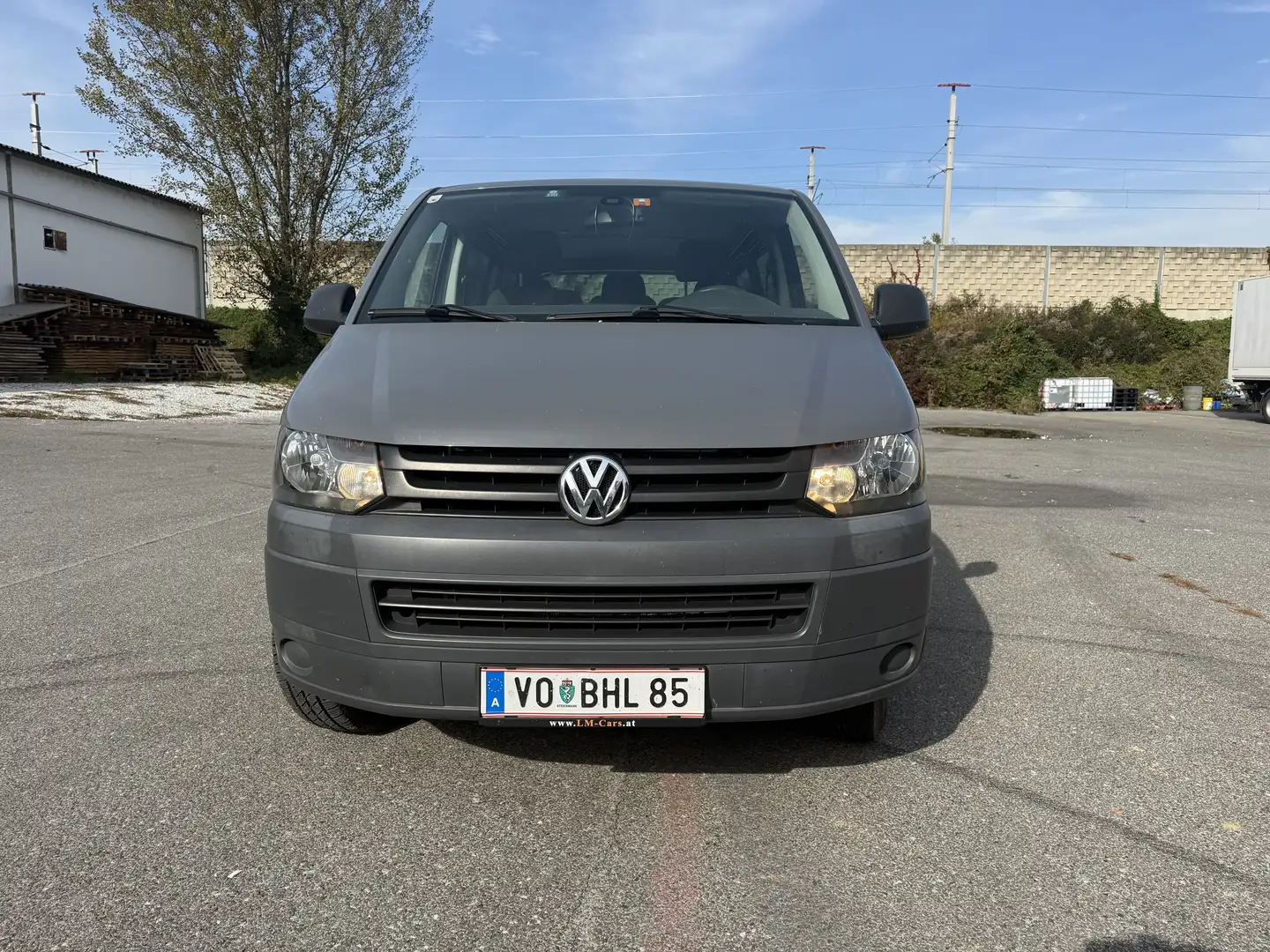 Volkswagen T5 Kombi 2,0 BiTDI D-PF Gri - 2