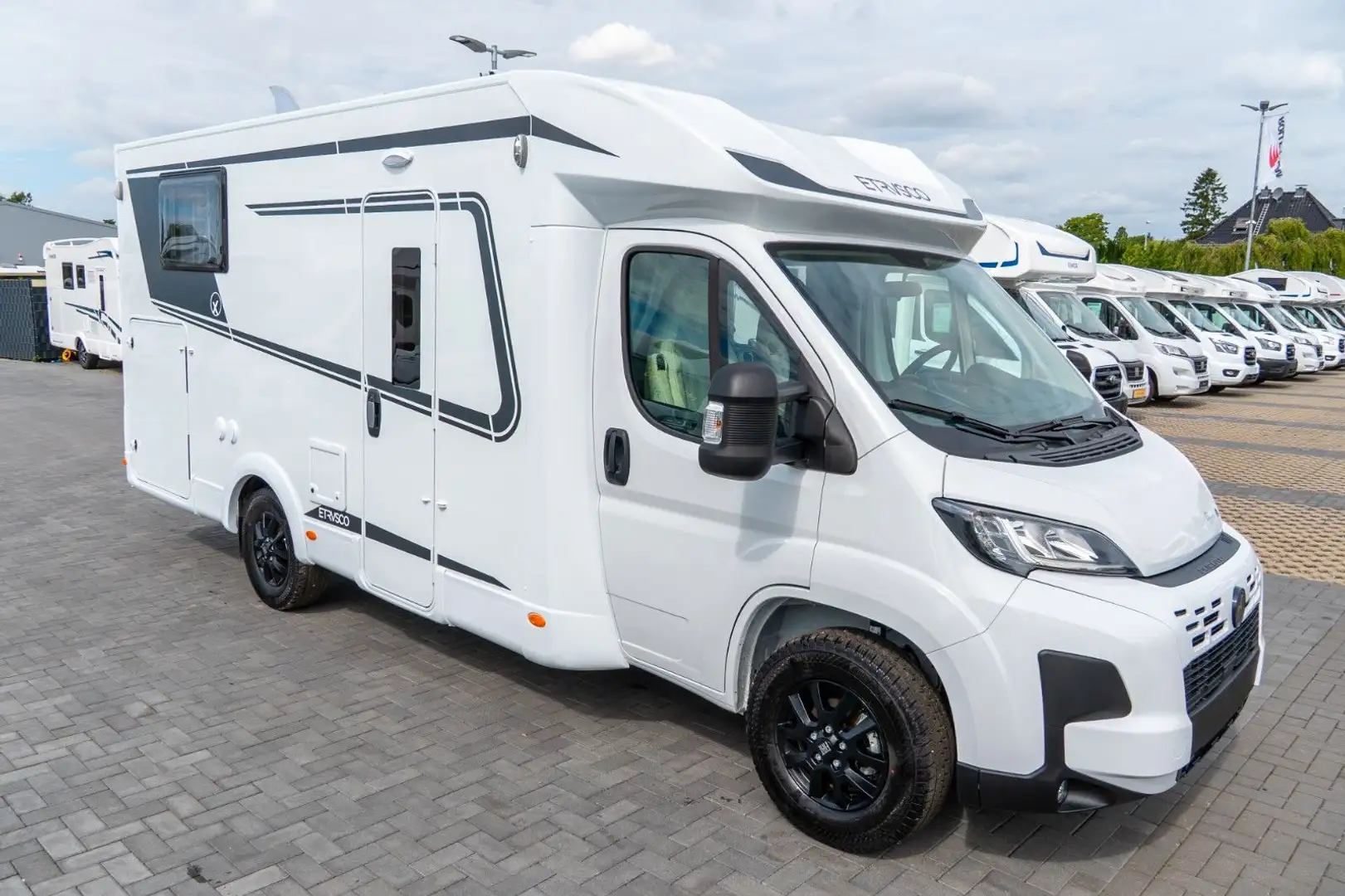 Etrusco T 6900 SB 2025+SOLAR+HUBBETT+16"LMF+TYPEX Weiß - 1