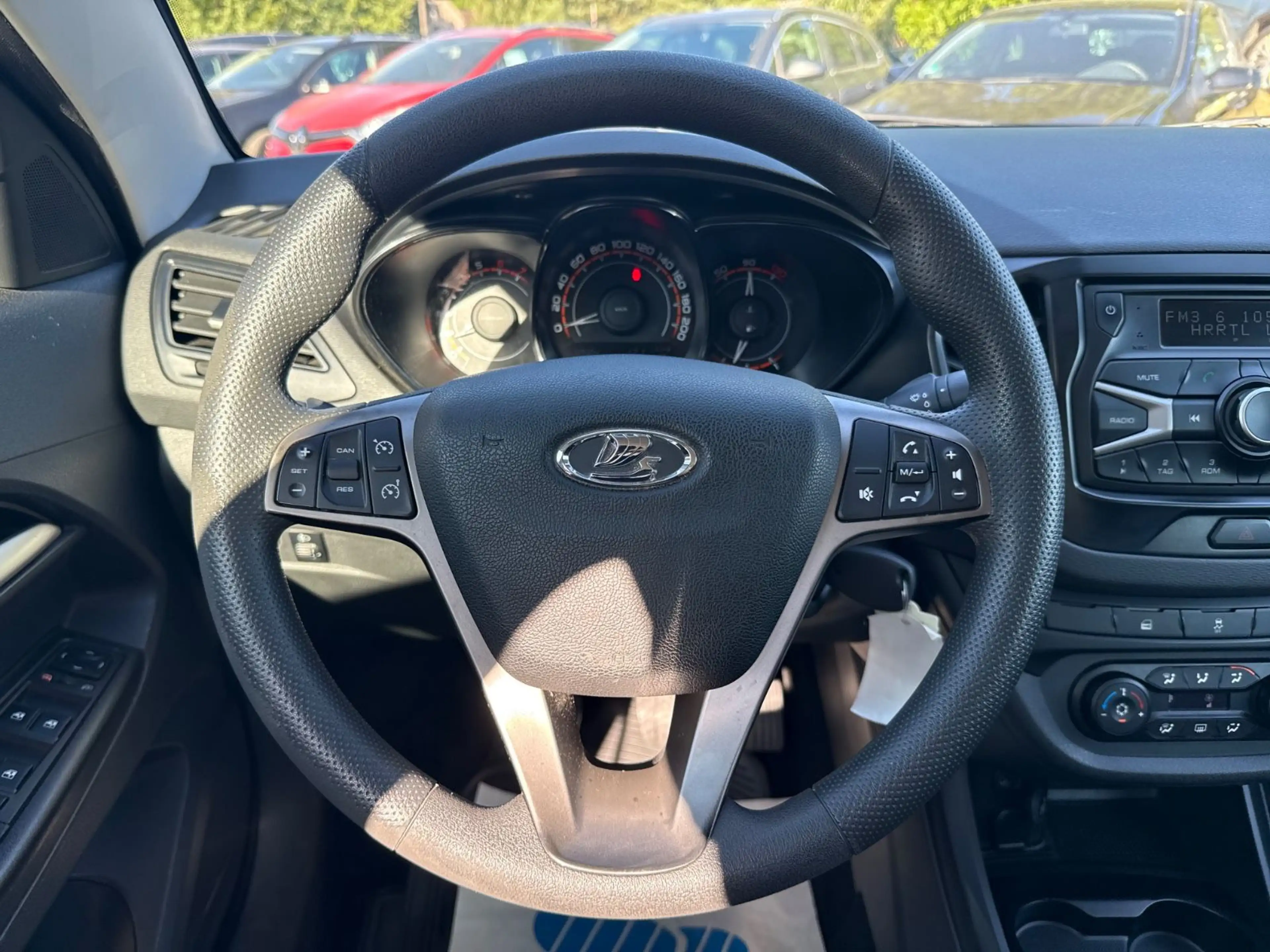 Lada Vesta 1.6 Luxus / KLIMAAUT / SITZHZG / TEMP — photo 12