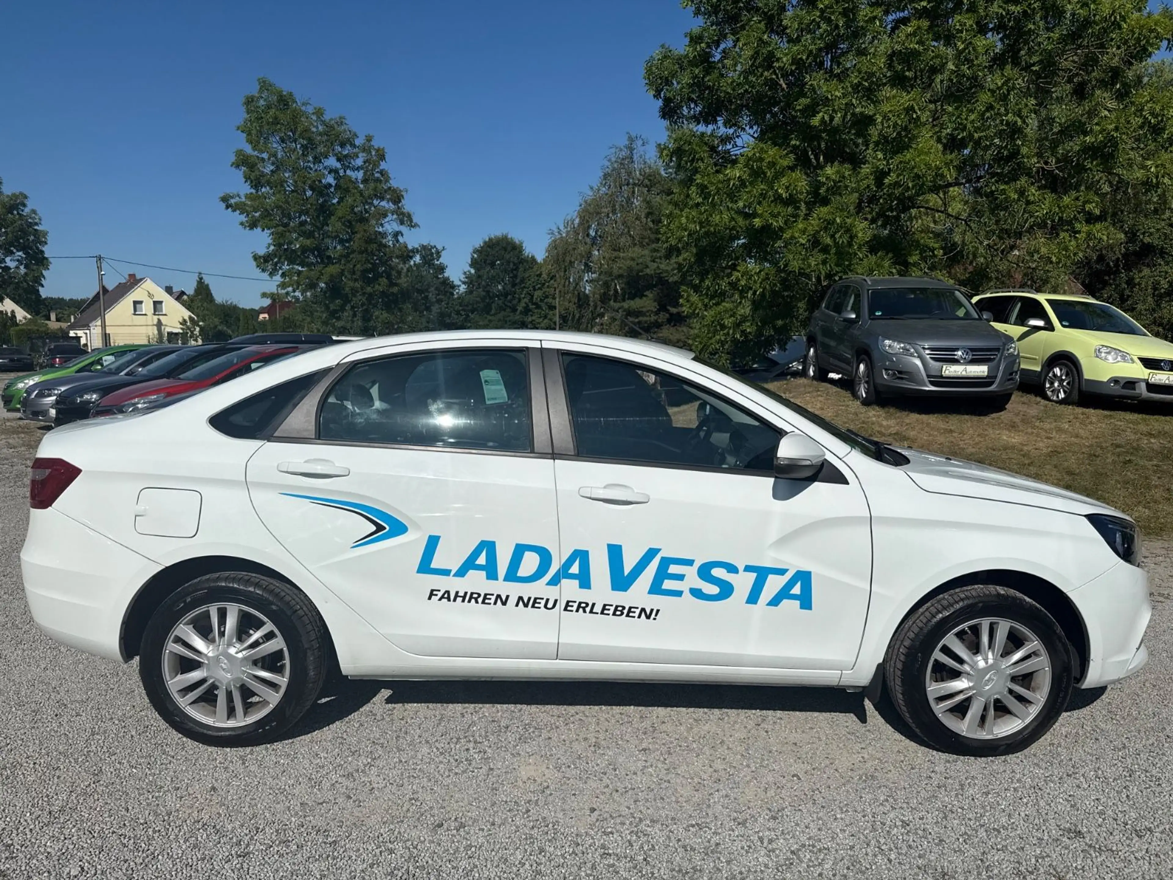 Lada Vesta 1.6 Luxus / KLIMAAUT / SITZHZG / TEMP — photo 8