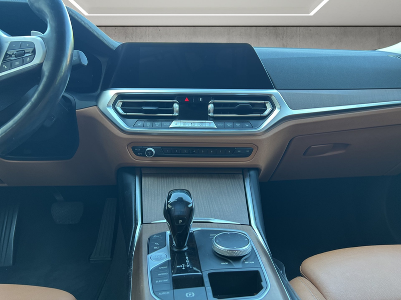BMW 320 e xDrive — photo 13