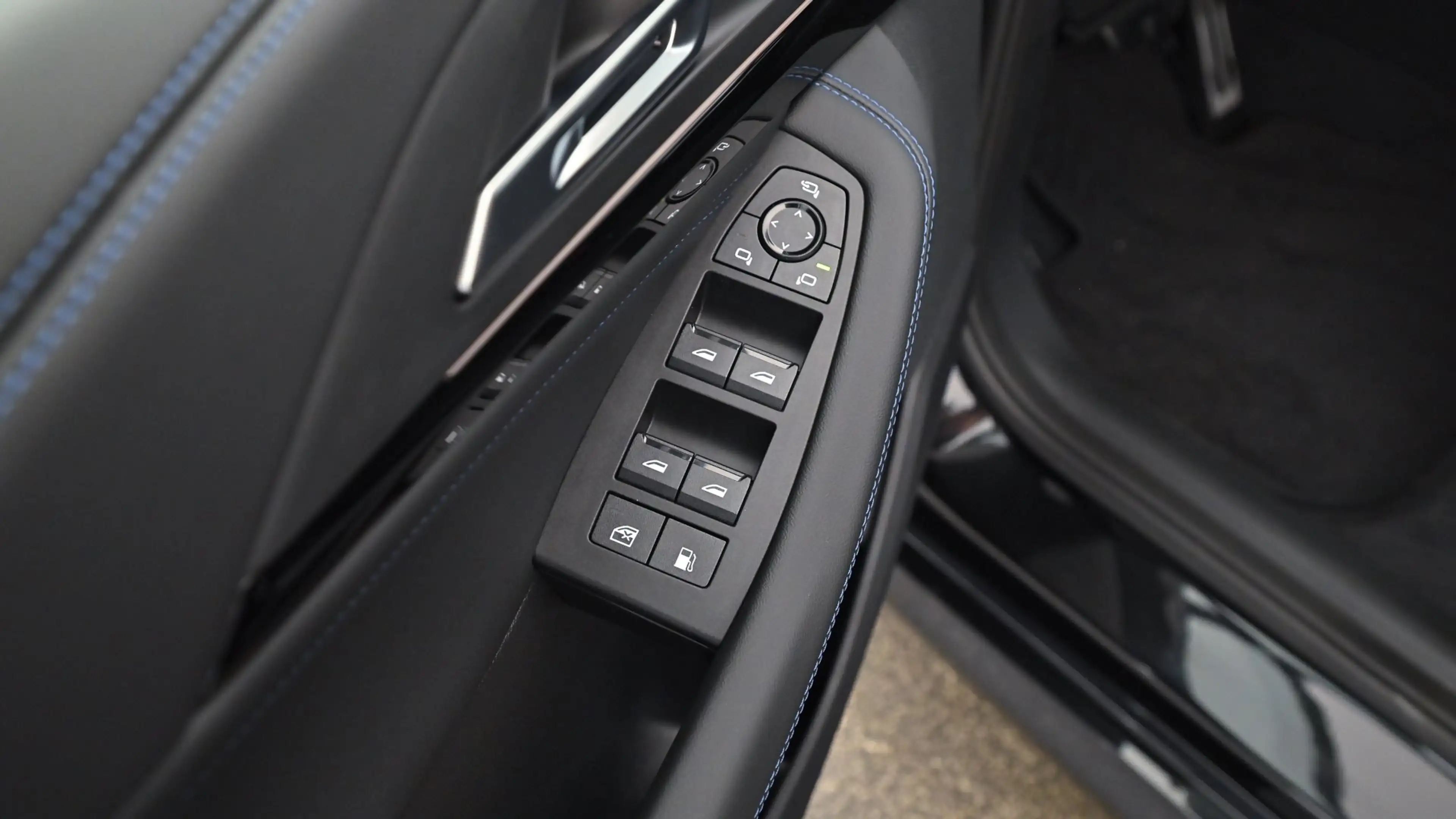 BMW 225 e xDrive M-Sportpaket — photo 11