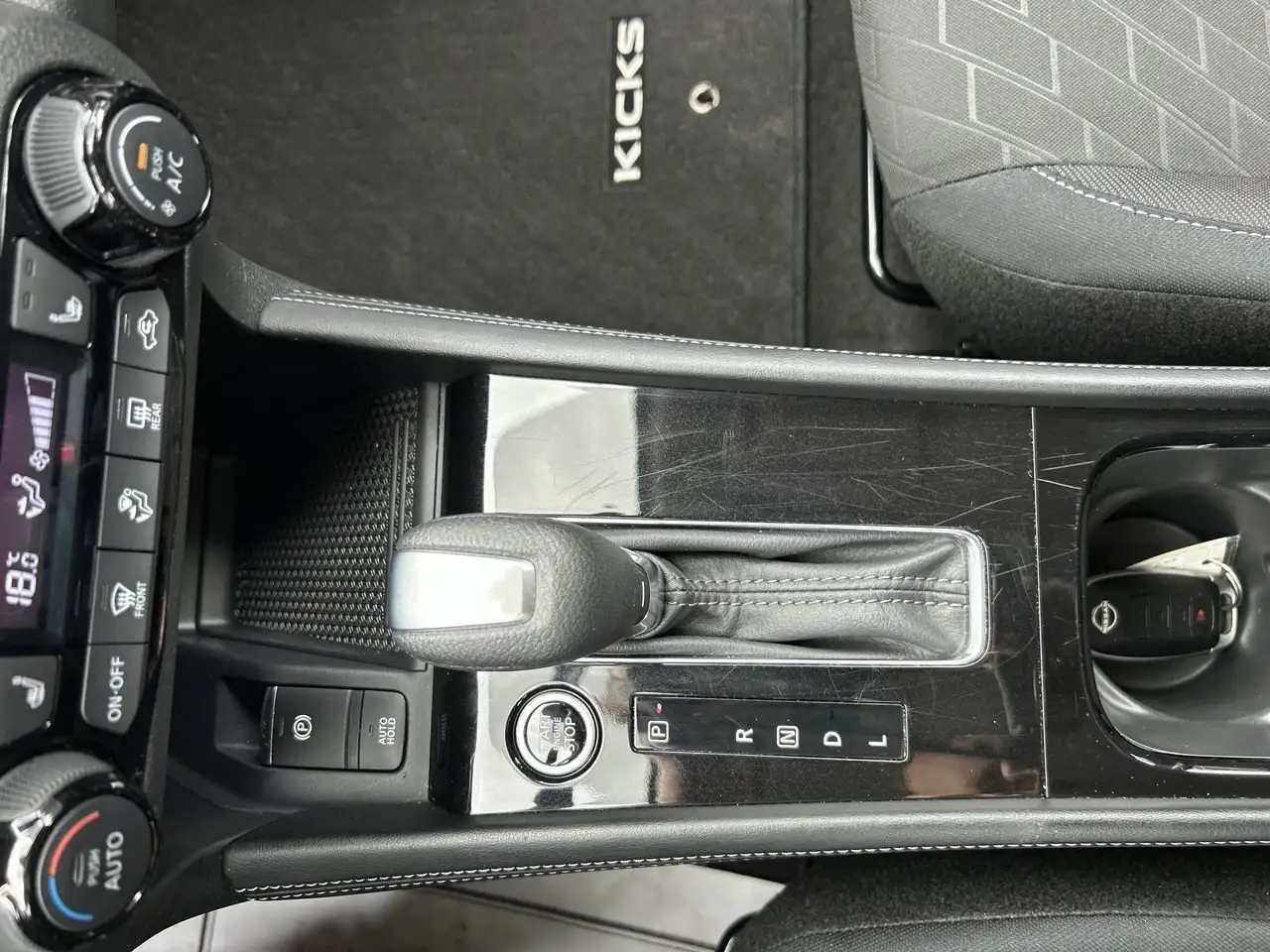 Nissan Kicks снимка Nissan Kicks