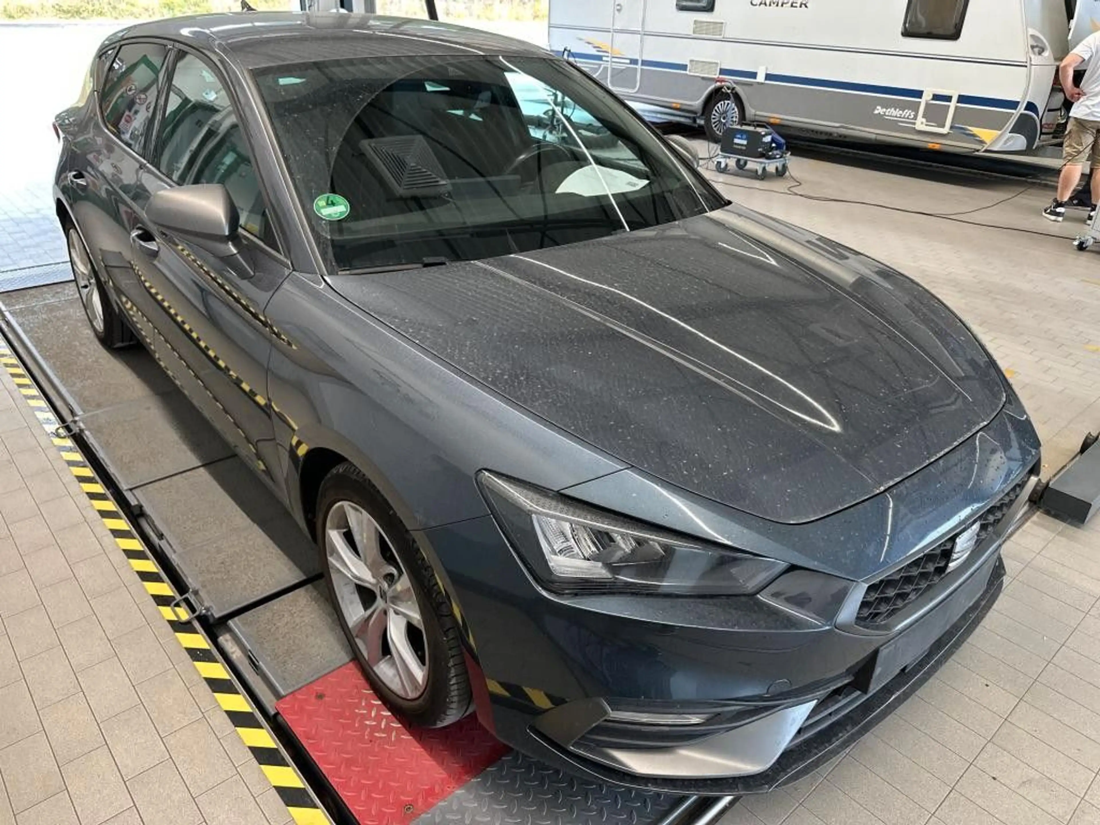 SEAT Leon FR 2.0TDI DSG Navi AHK SHZ ACC LED PDC — photo 2