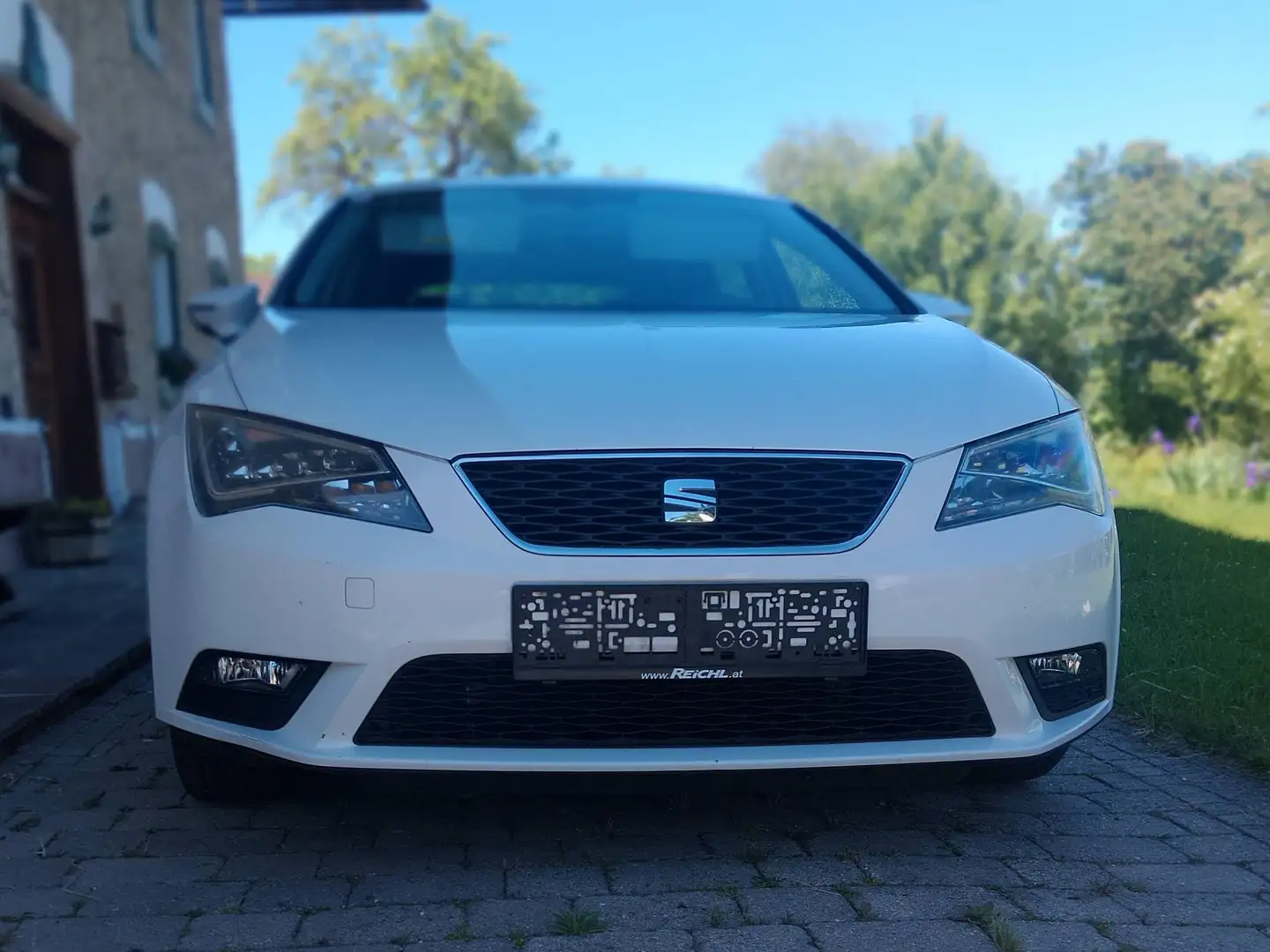 SEAT Leon Leon Style 1,2 TSI Start-Stopp Style Weiß - 1