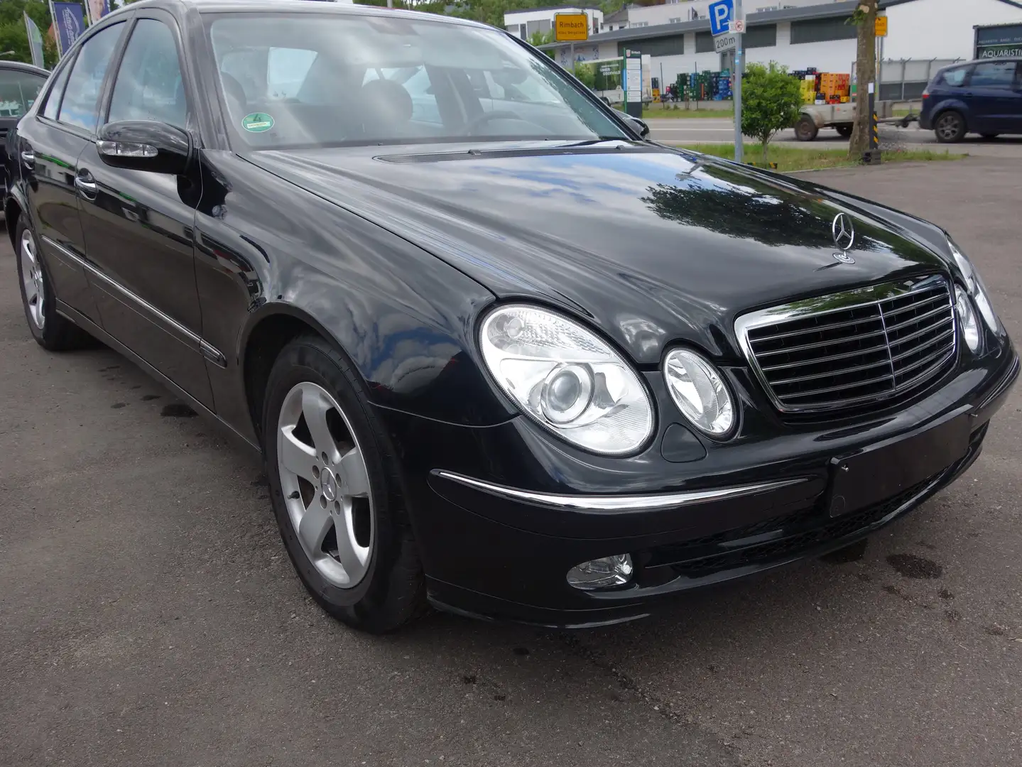 Mercedes-Benz E 240 Avantgarde Czarny - 2