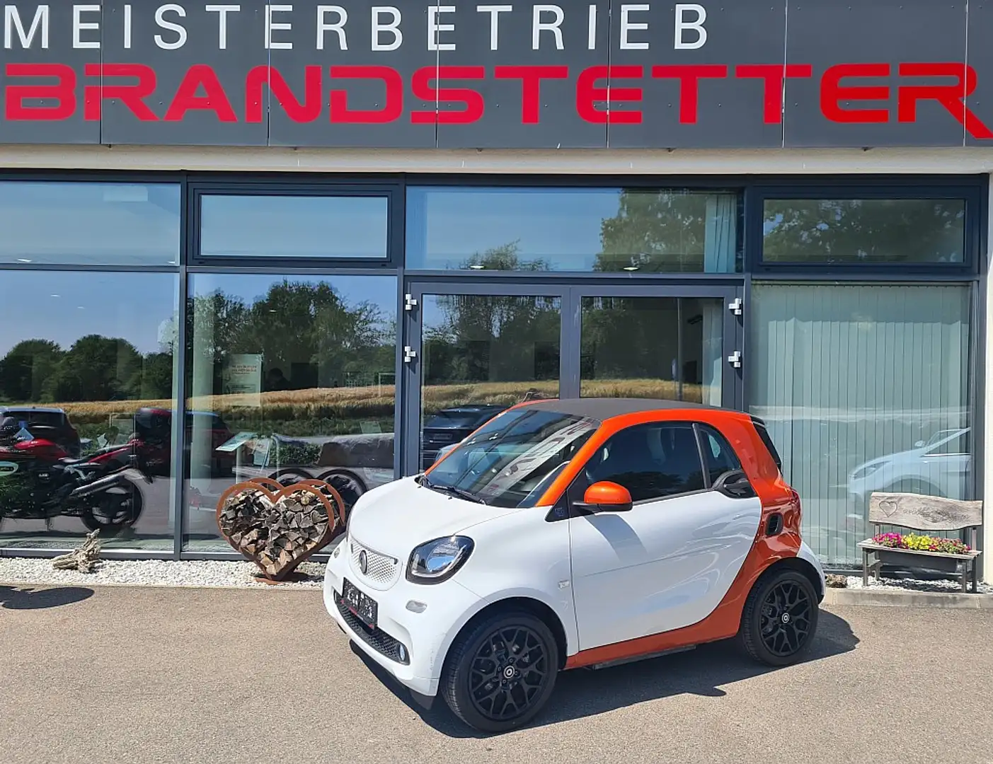 smart city-coupé/city-cabrio smart EQ fortwo 17,6kWh pasion Bílá - 1
