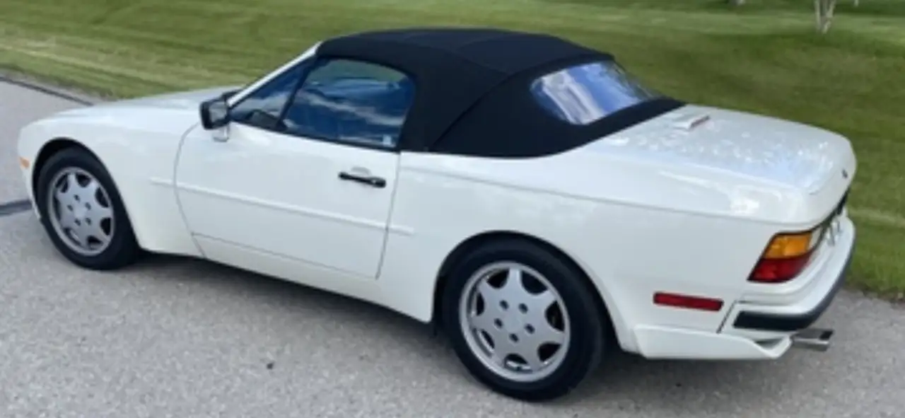 Porsche 944 снимка Porsche 944