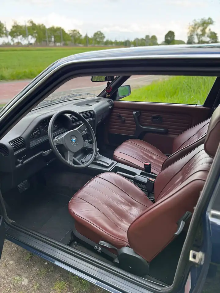 BMW 320i, foto 3