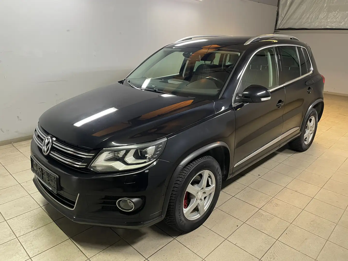 Volkswagen Tiguan Lounge Sport Noir - 1
