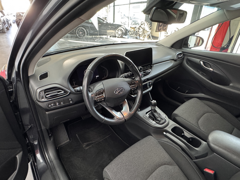 Hyundai i30 Kombi 1.6 T-GDI DCT CarPlay DAB CAM — photo 12