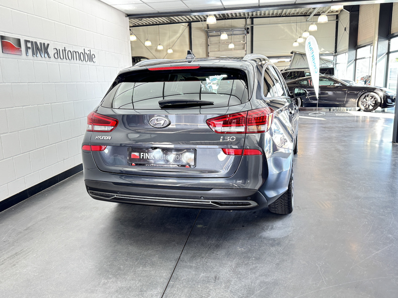 Hyundai i30 Kombi 1.6 T-GDI DCT CarPlay DAB CAM — photo 9