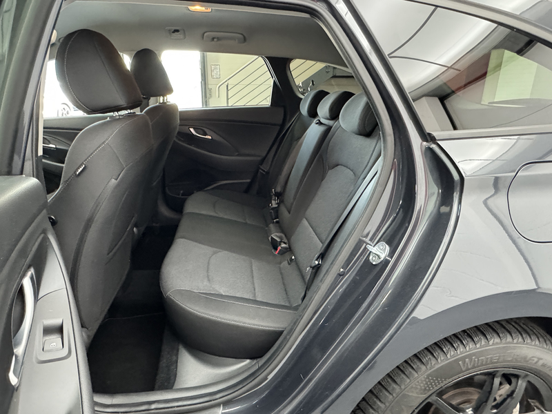 Hyundai i30 Kombi 1.6 T-GDI DCT CarPlay DAB CAM — photo 13