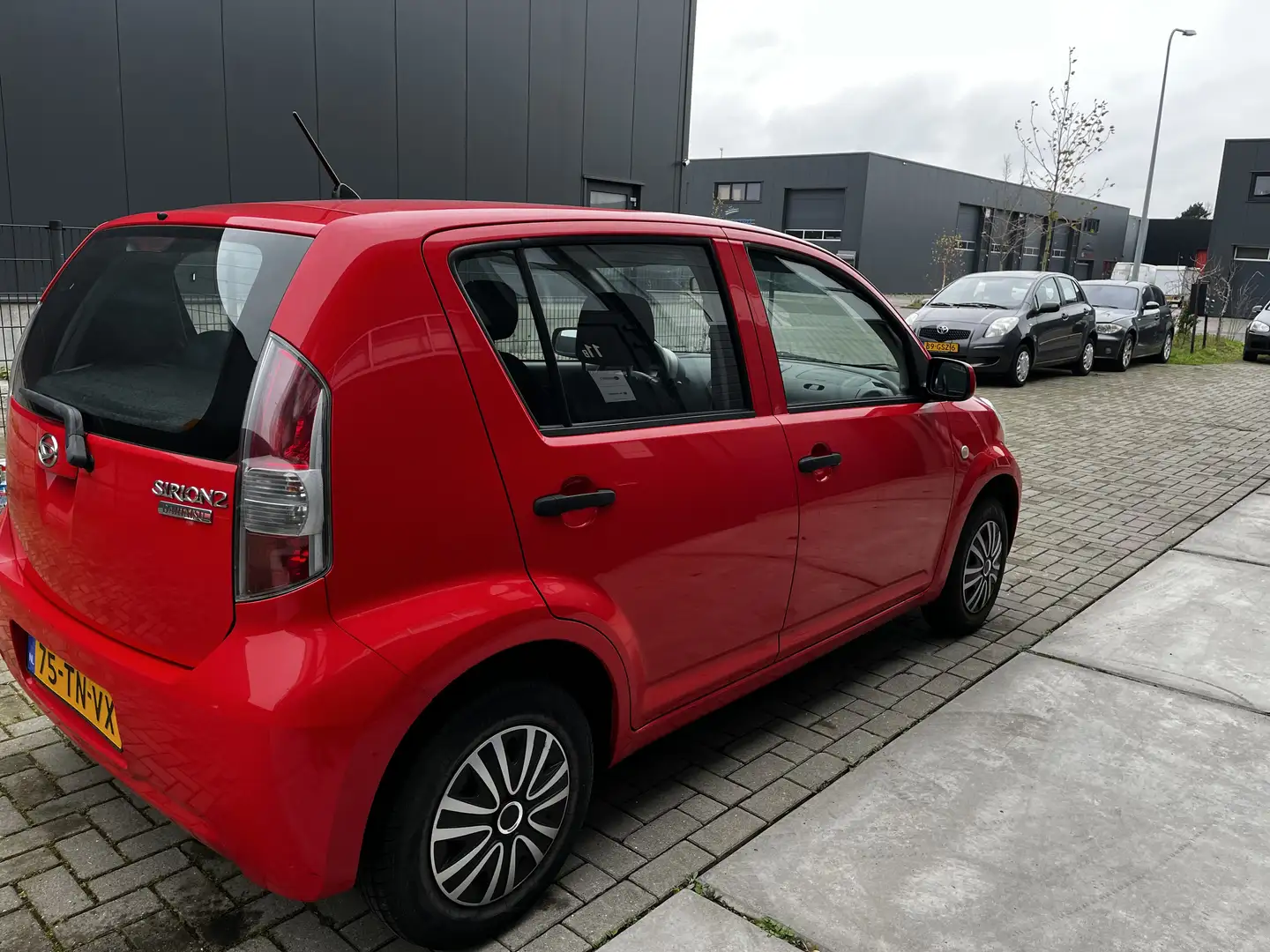 Daihatsu Sirion 1.0-12V Trend Roşu - 2