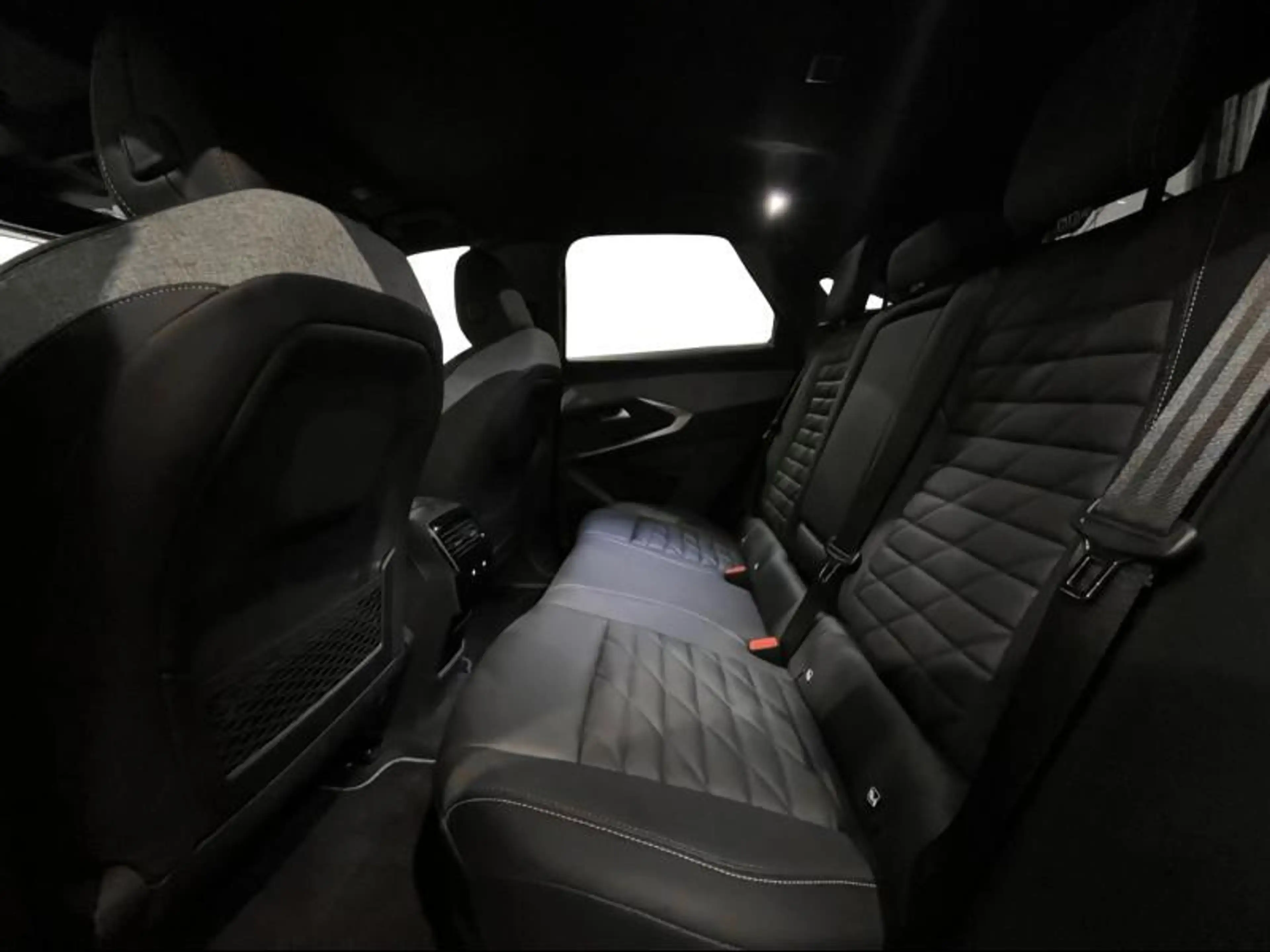 Peugeot 3008 GT AWD | 360° Camera | Carplay | Leder — photo 12