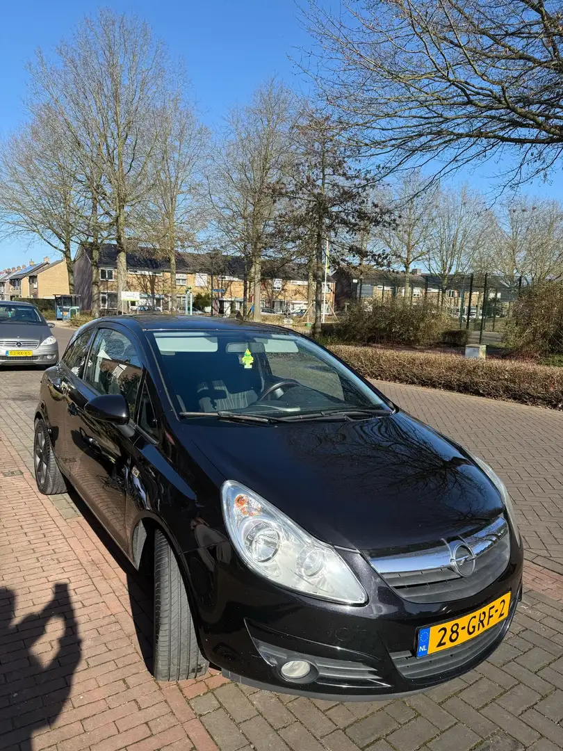 Opel Corsa Zwart - 1