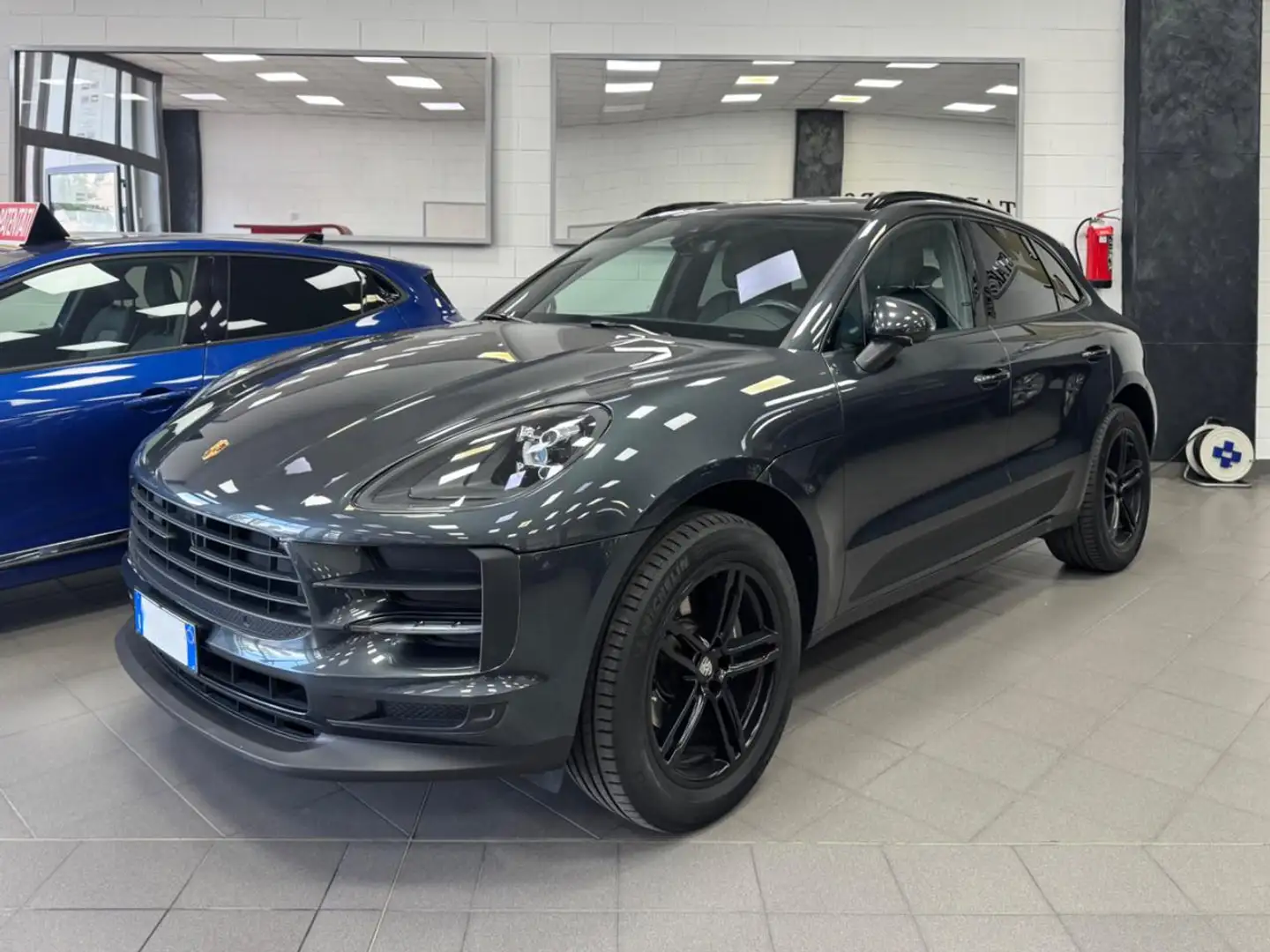 Porsche Macan 2.0 245cv *Tetto Apribile No Super Bollo* Grigio - 1