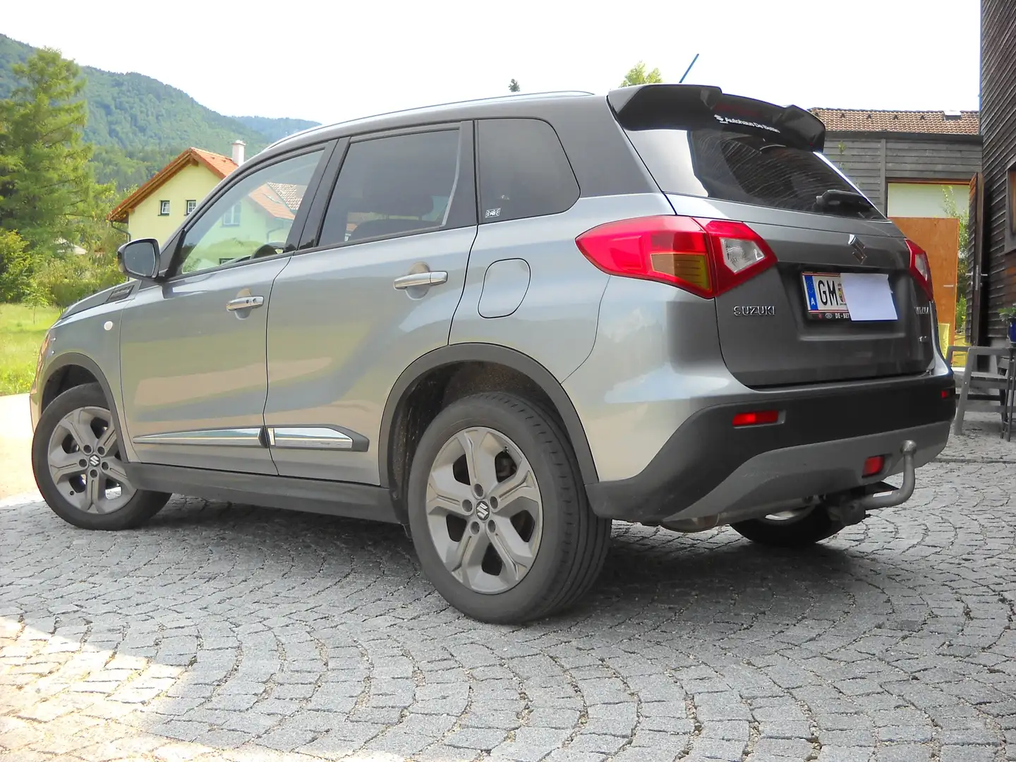 Suzuki Vitara Vitara 1,6 DDiS 4WD Shine DCT Aut. Shine Grau - 2