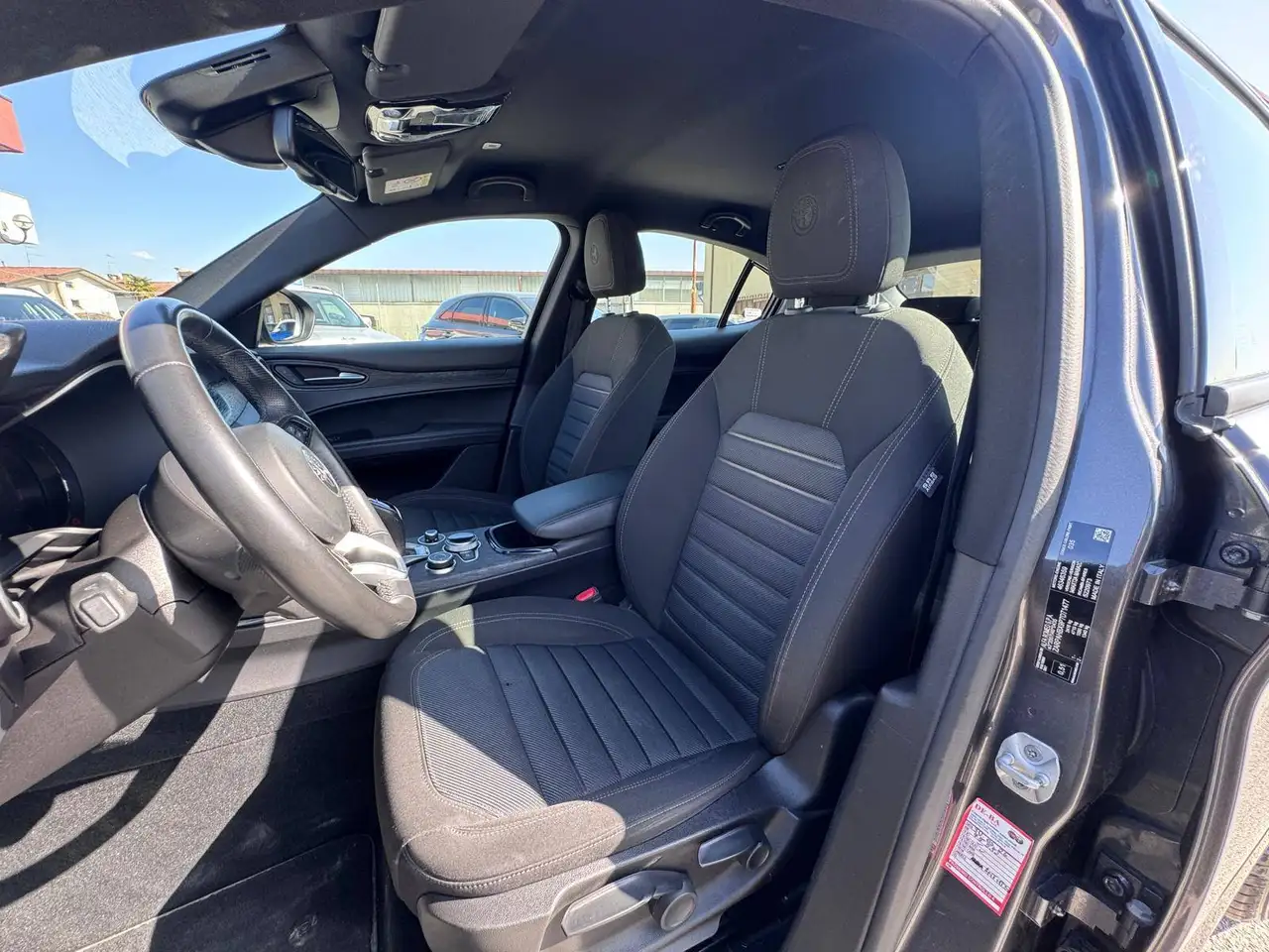 Alfa Romeo Stelvio 2023 — фото 14