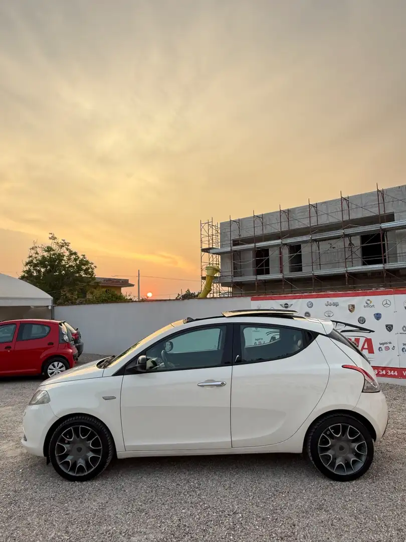 Lancia Ypsilon 1.3 MJT 16V 95 CV 5 porte S&S Platinum Wit - 2