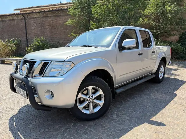 Nissan Navara 2.5 dCi 190CV 4 porte Double Cab LE