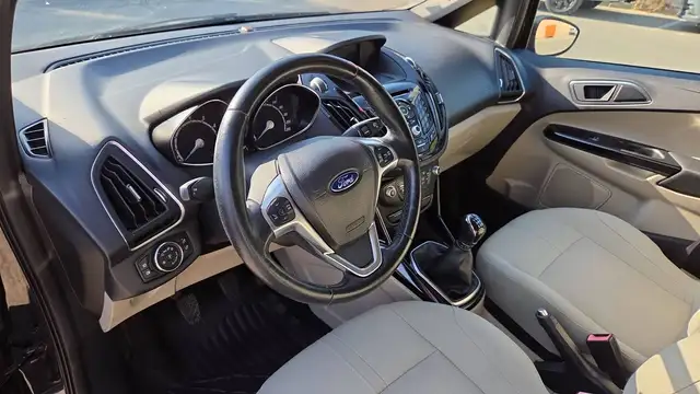 Ford B-Max view 8