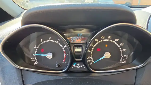 Ford B-Max view 12