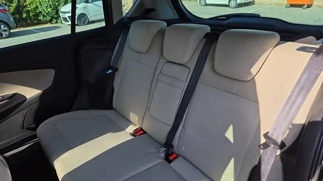 Ford B-Max view 9