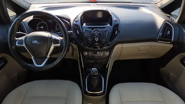 Ford B-Max view 11