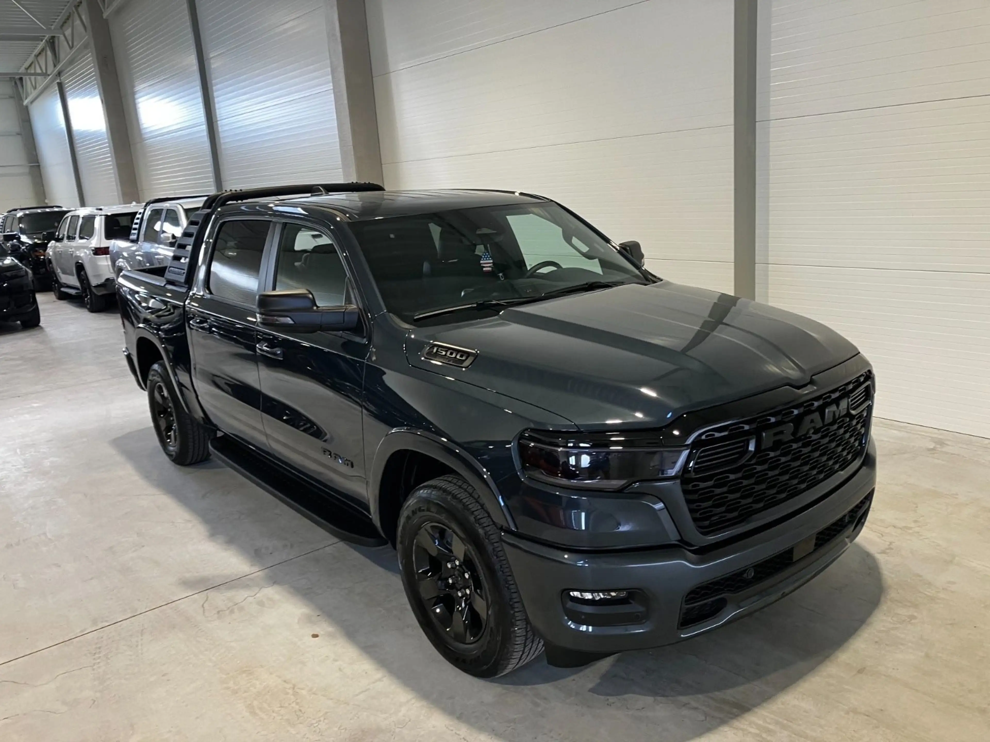 Dodge RAM 3,0T CREWCAB 4x4 2025 Erst 200KM 6 Sitzer Night