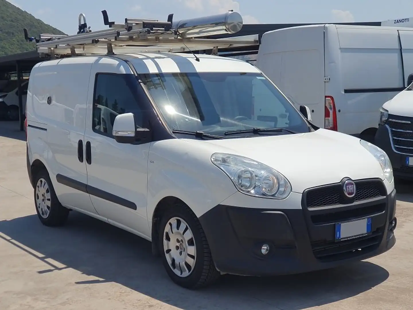 Fiat Doblò 1.6 MJT 105CV S&S Cargo SX Scaffali +B&M+ Blanco - 1