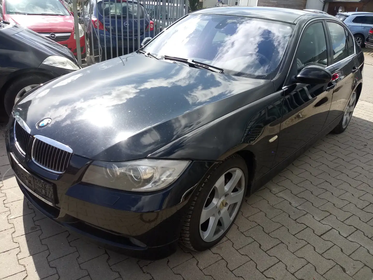 BMW 330 i HU & AU Neu! Schwarz - 1
