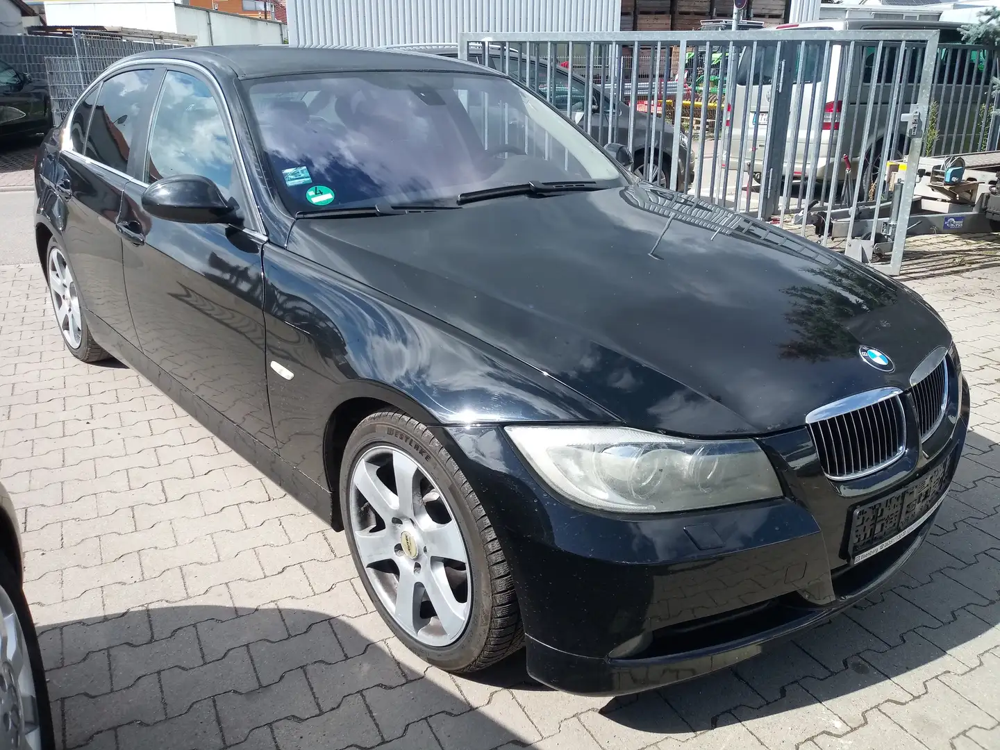 BMW 330 i HU & AU Neu! Schwarz - 2