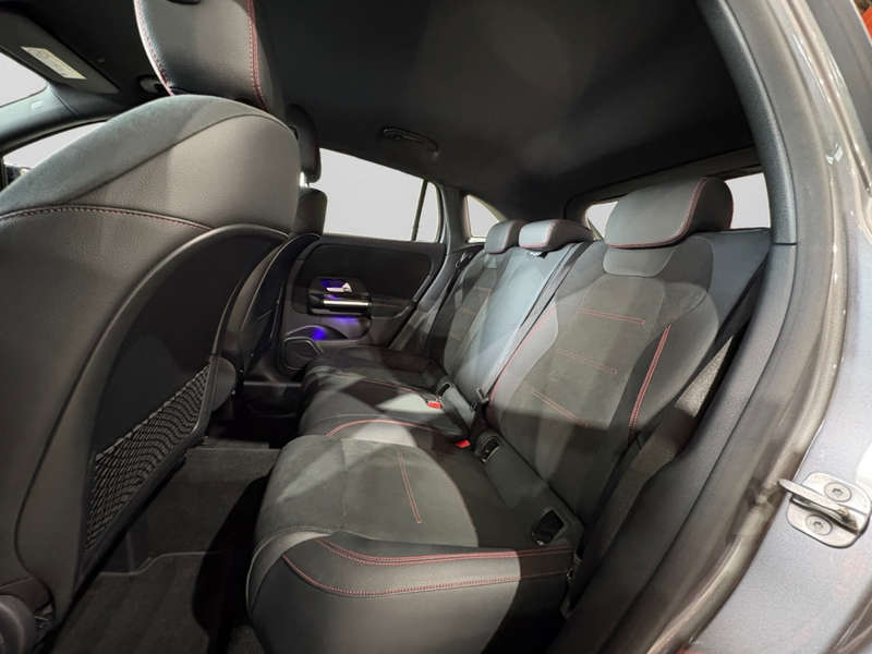 Mercedes-Benz GLA 200 AMG|LED|NIGHT|AHK|KAM|SHZ|EASYP|AMBI — photo 14