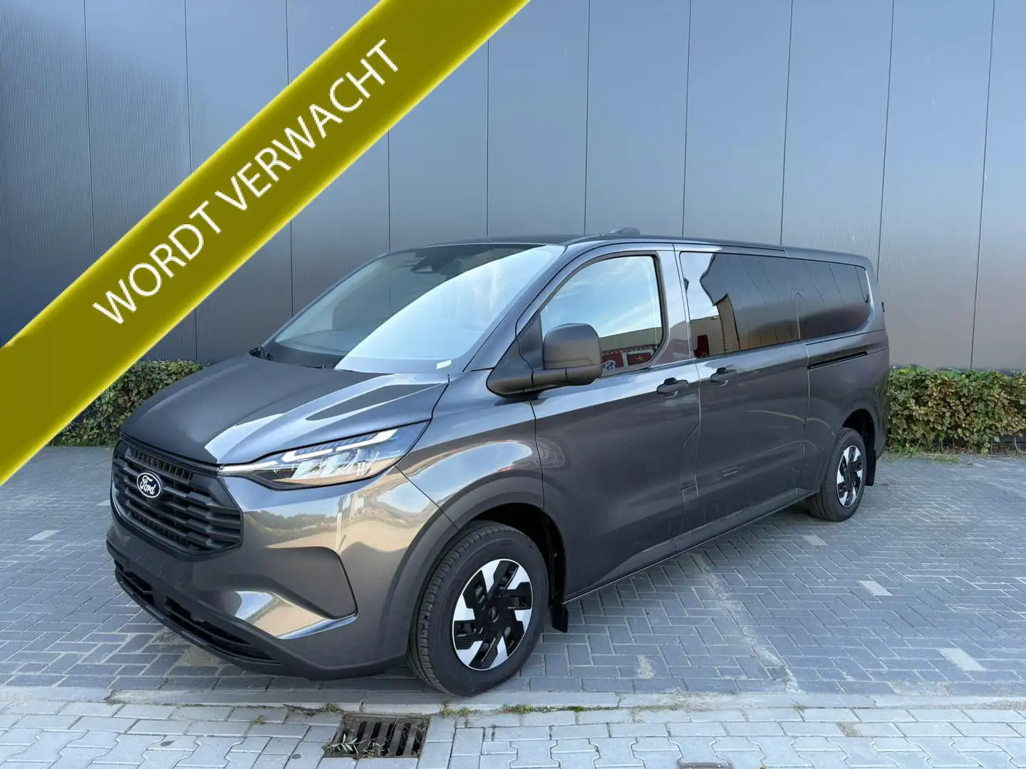 Ford Transit Custom 320L 2.5 PHEV 233PK L2H1 Limited 8 Persoons PHEV A Grijs - 1