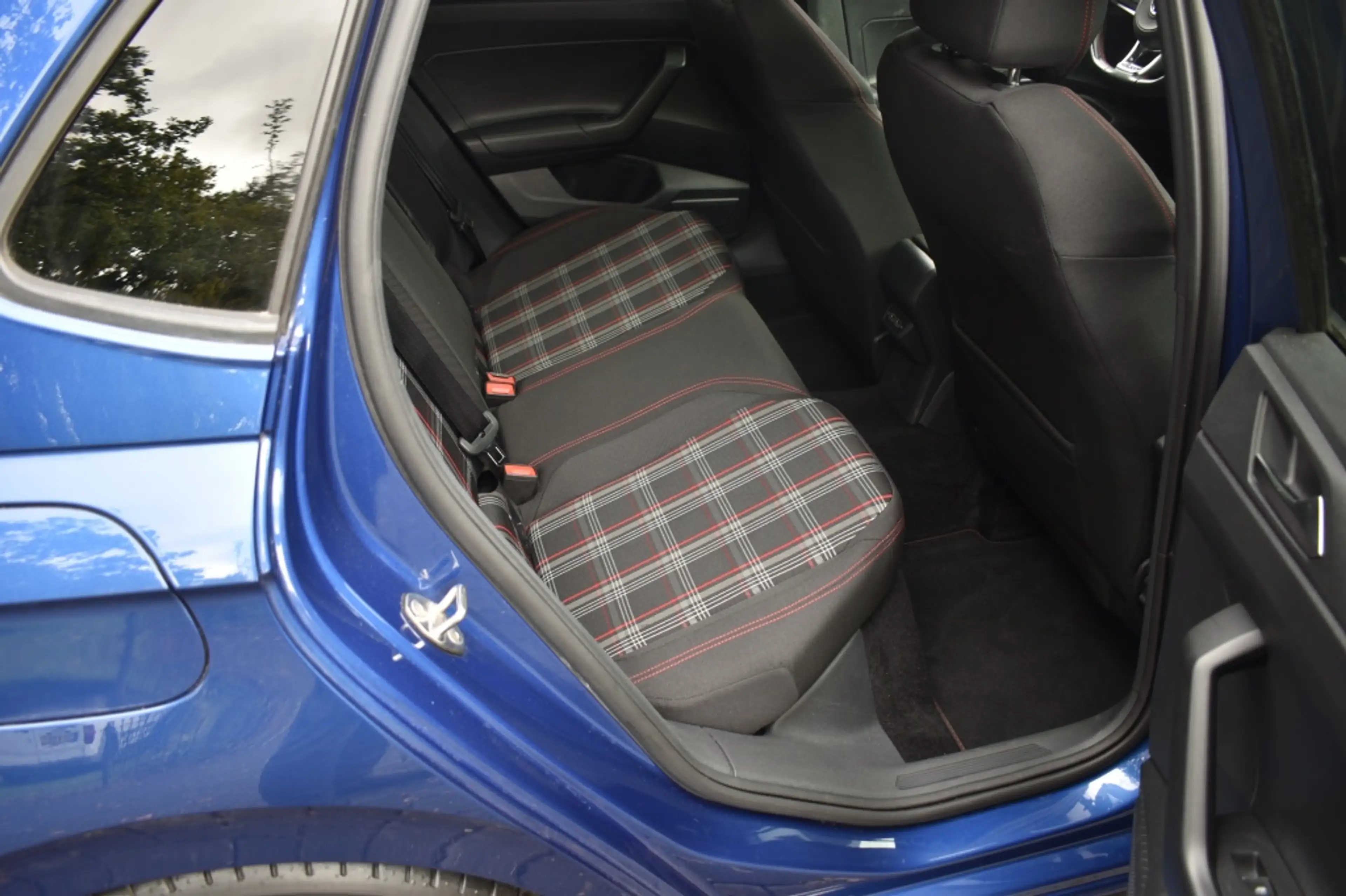 Volkswagen Polo GTI 2.0 TSI — photo 14