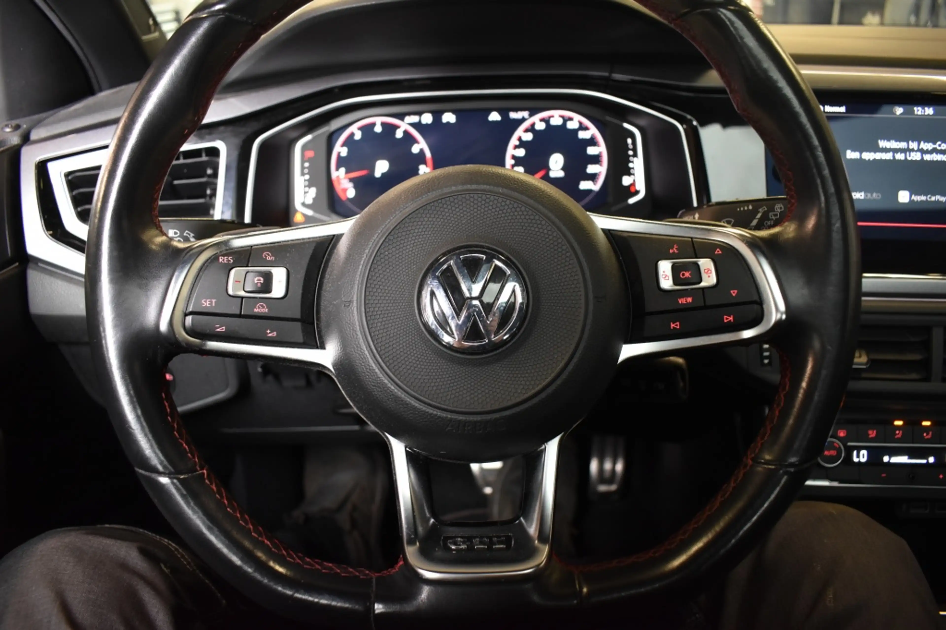 Volkswagen Polo GTI 2.0 TSI — photo 22