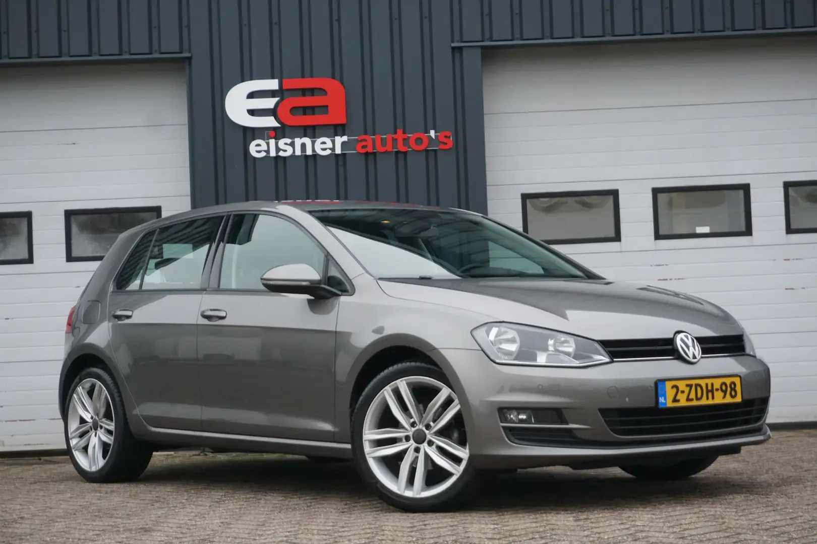 Volkswagen Golf 1.2 TSI Comfortline | NAVI | ECC | TREKHAAK | Grau - 2