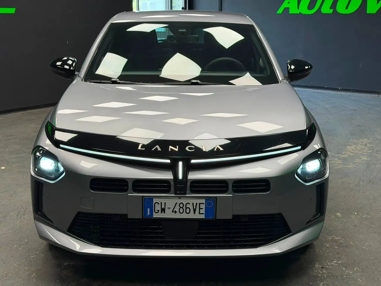 Lancia Ypsilon 2024