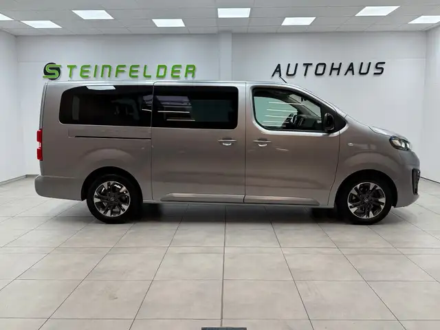 Opel Zafira view 8