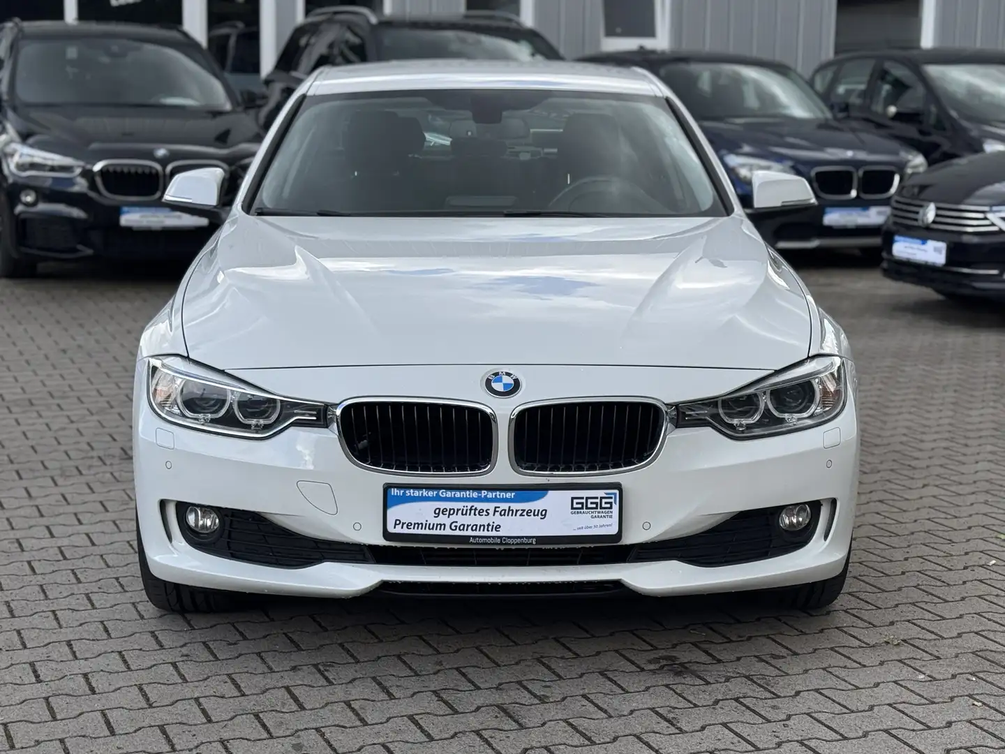 BMW 320 d Lim Automatik Blue Perfomance Weiß - 2