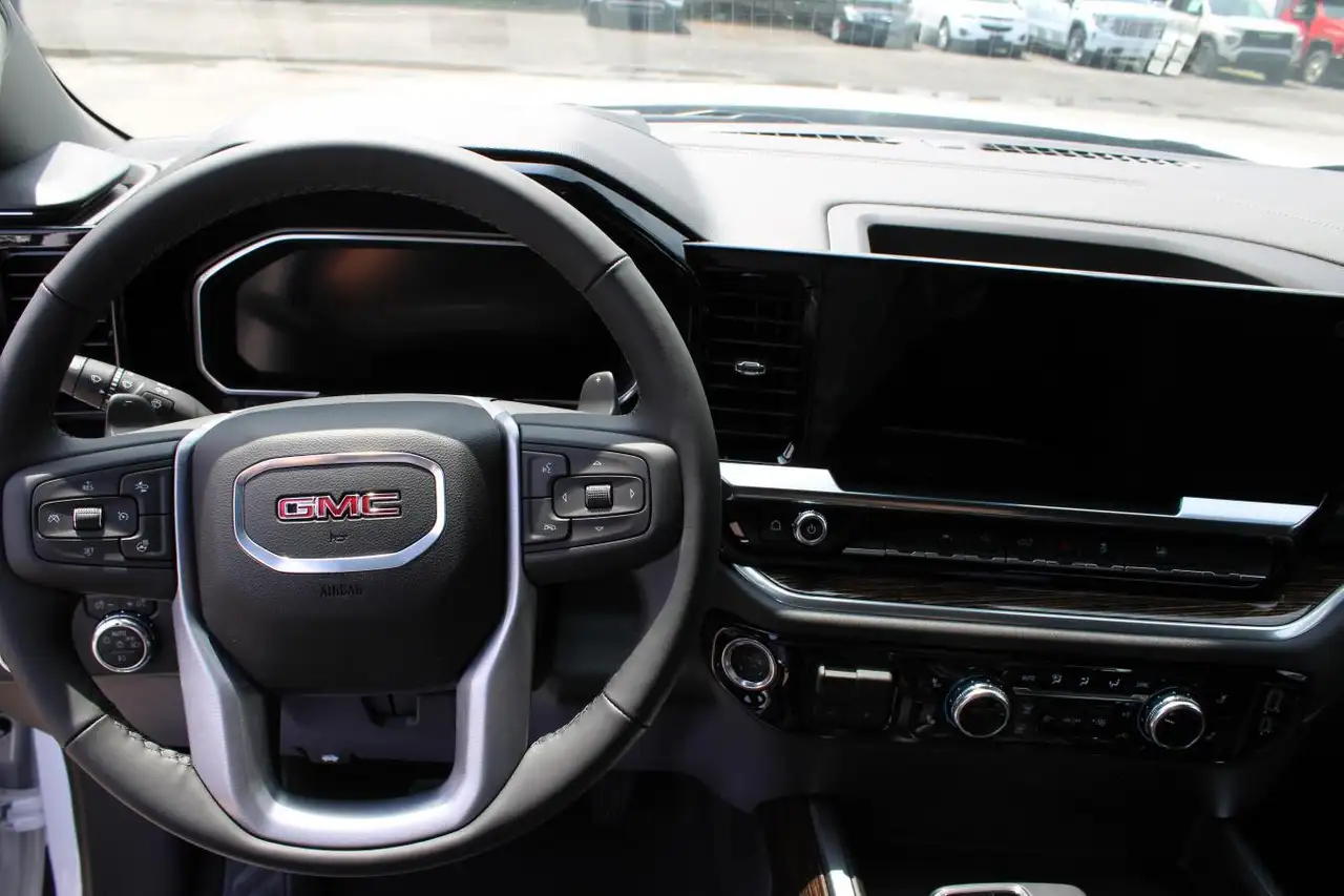 GMC Sierra 1500 снимка GMC Sierra 1500