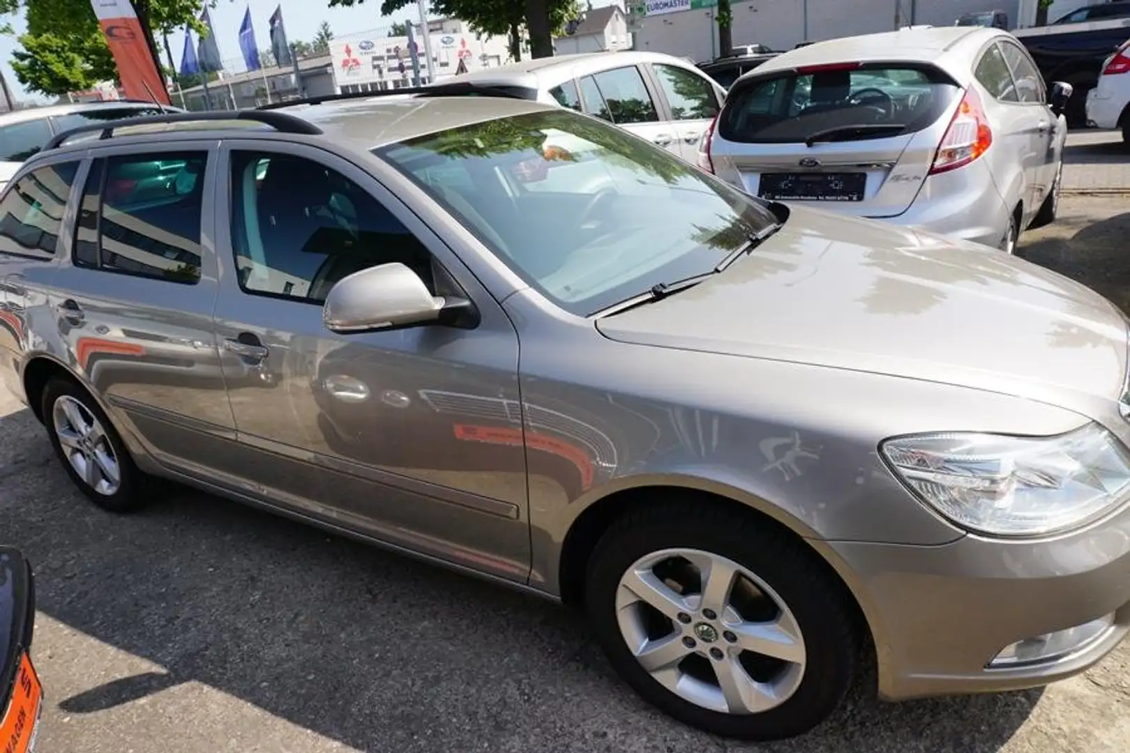 Skoda Octavia Ambition Beige - 1