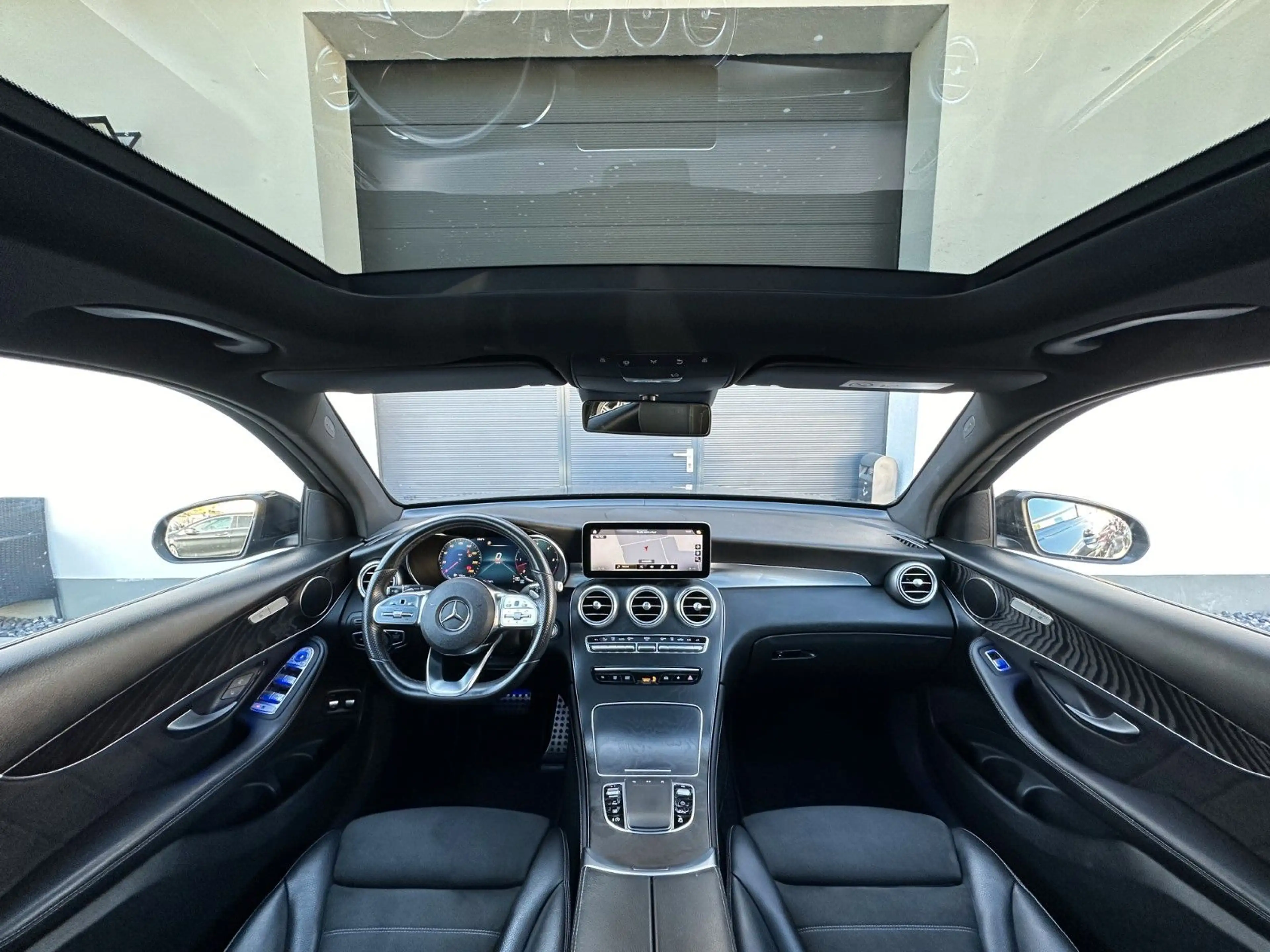 Mercedes-Benz GLC 400 d 4-M*AMG*DIG-TACHO*PANO*ACC+*AHK*KAMERA — photo 3