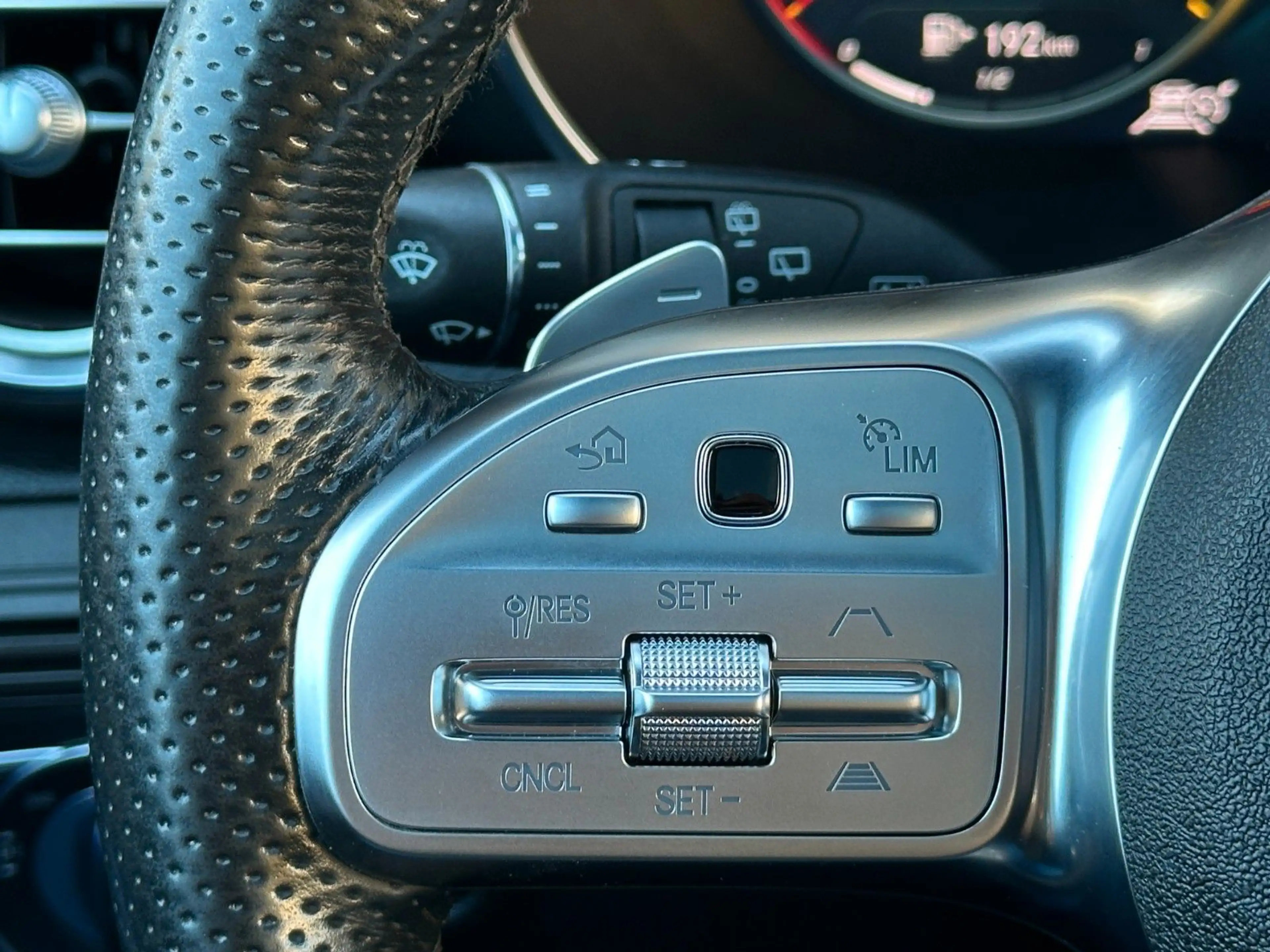 Mercedes-Benz GLC 400 d 4-M*AMG*DIG-TACHO*PANO*ACC+*AHK*KAMERA — photo 9