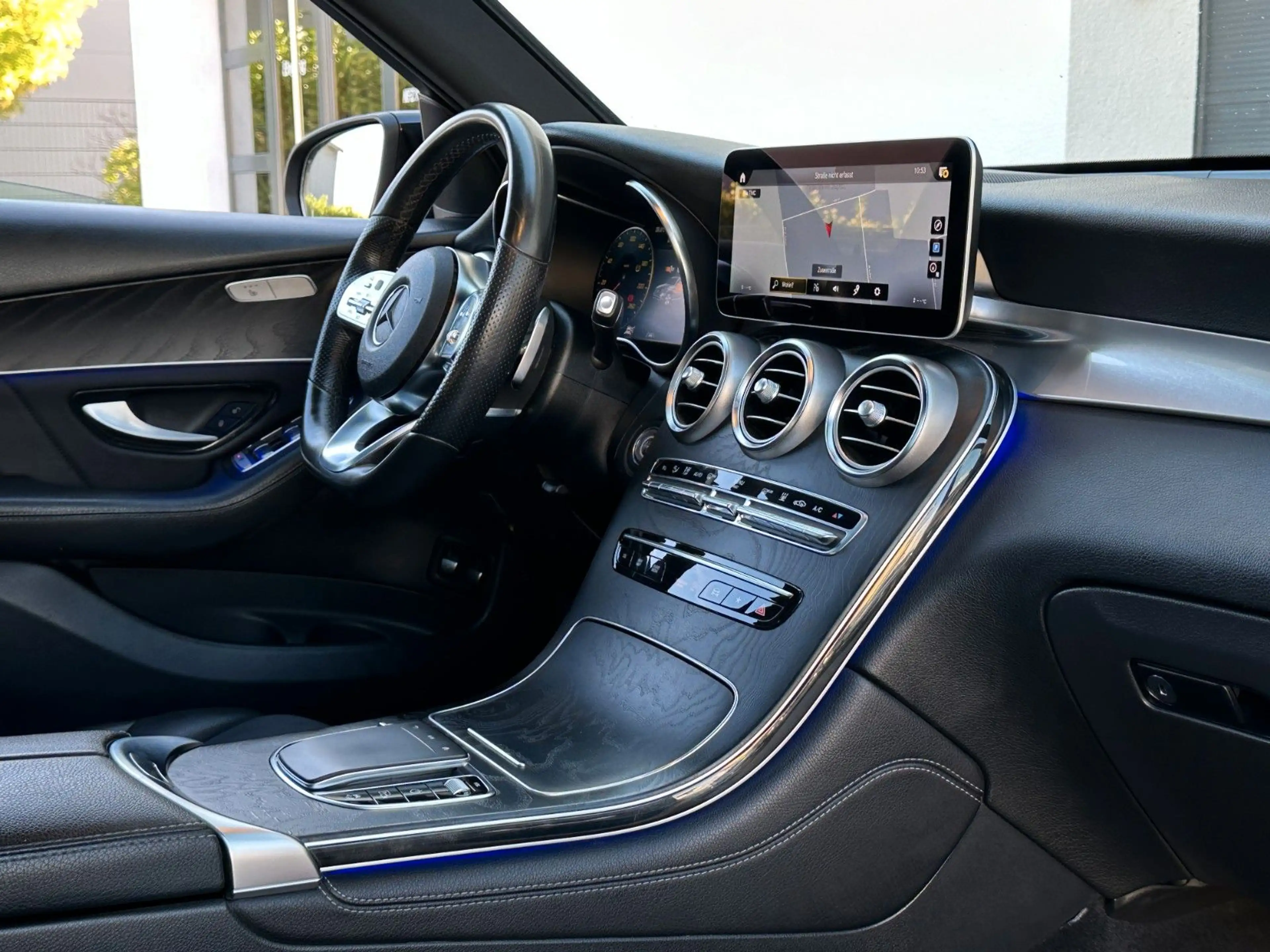 Mercedes-Benz GLC 400 d 4-M*AMG*DIG-TACHO*PANO*ACC+*AHK*KAMERA — photo 13