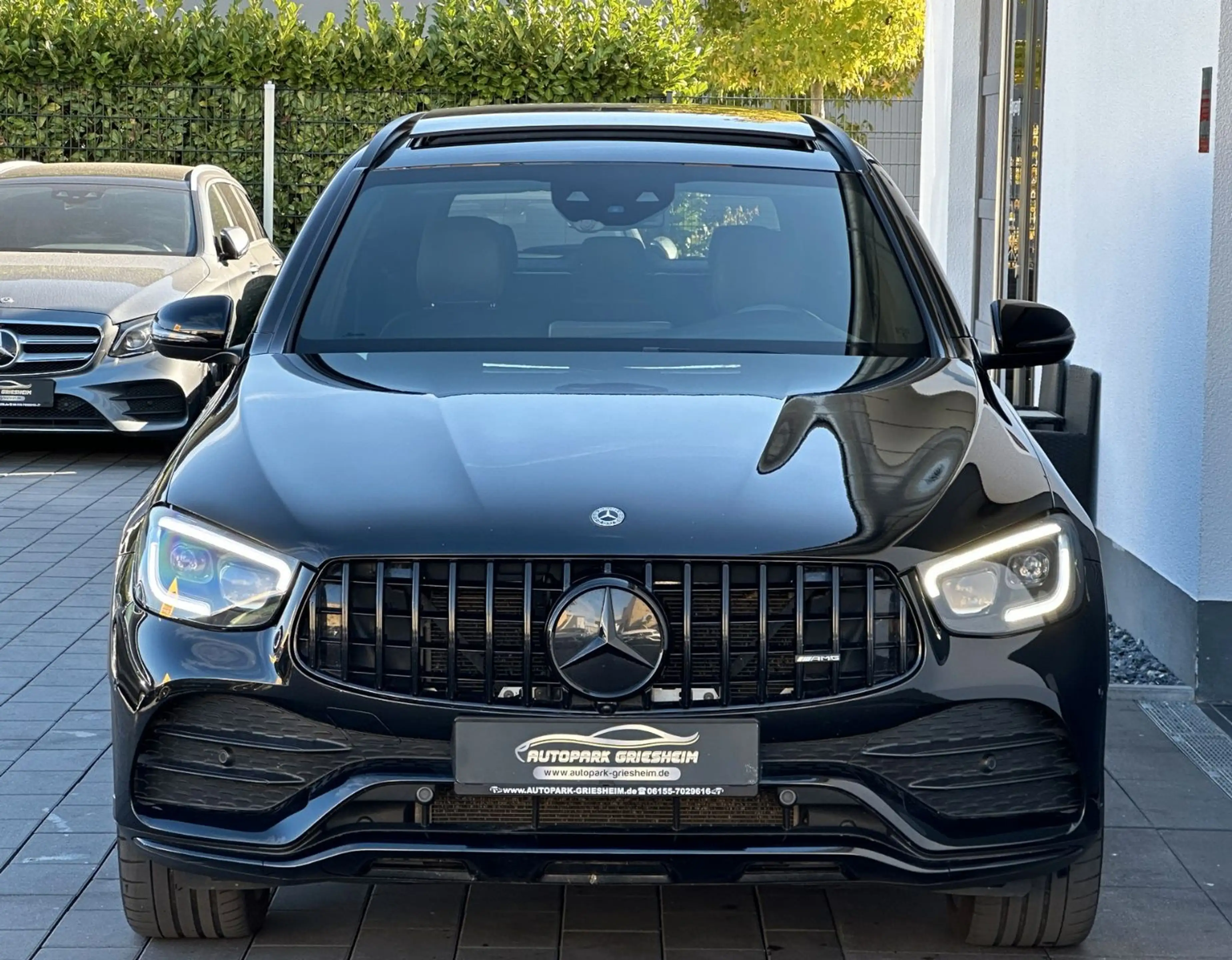 Mercedes-Benz GLC 400 d 4-M*AMG*DIG-TACHO*PANO*ACC+*AHK*KAMERA — photo 2