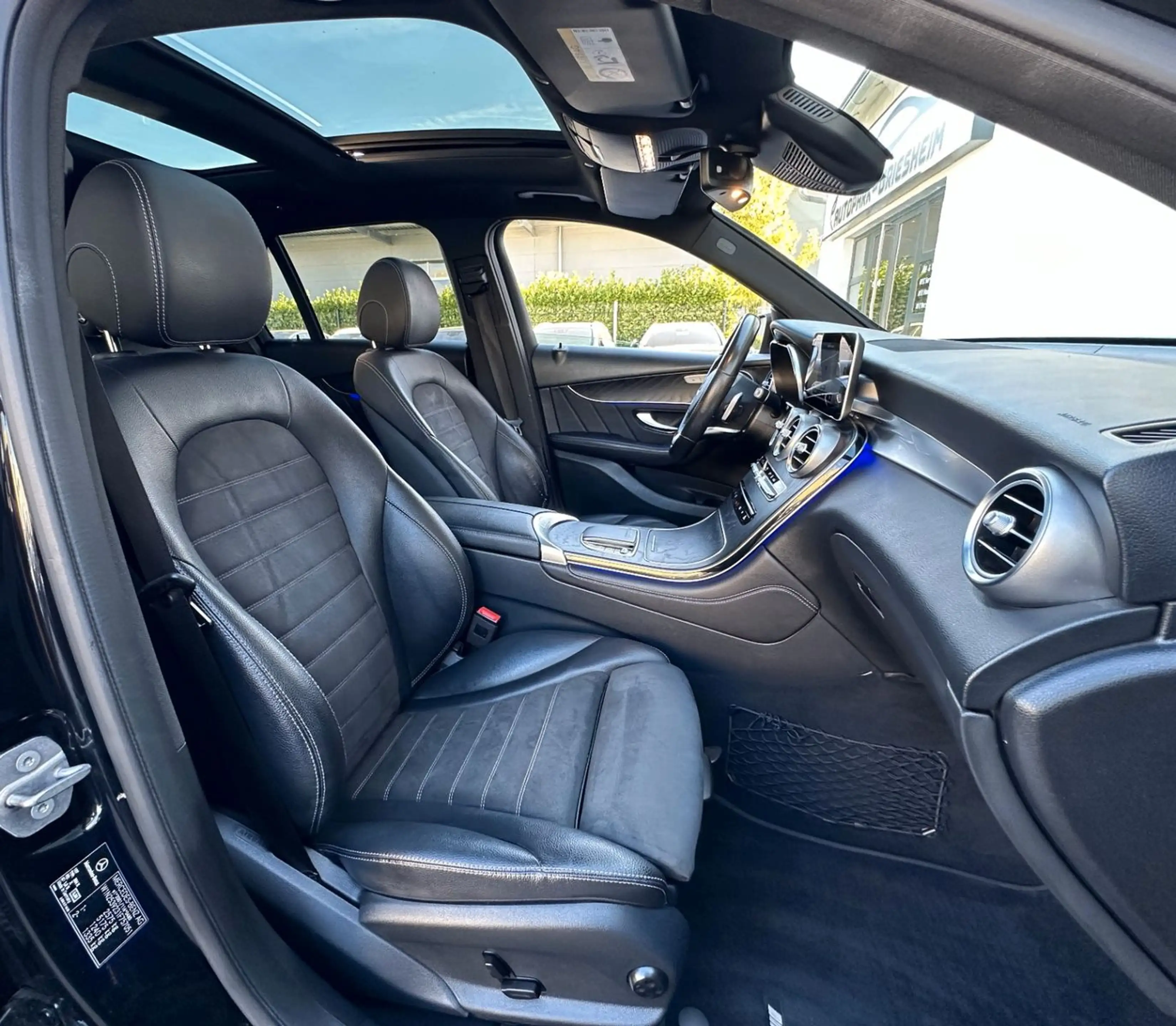 Mercedes-Benz GLC 400 d 4-M*AMG*DIG-TACHO*PANO*ACC+*AHK*KAMERA — photo 6