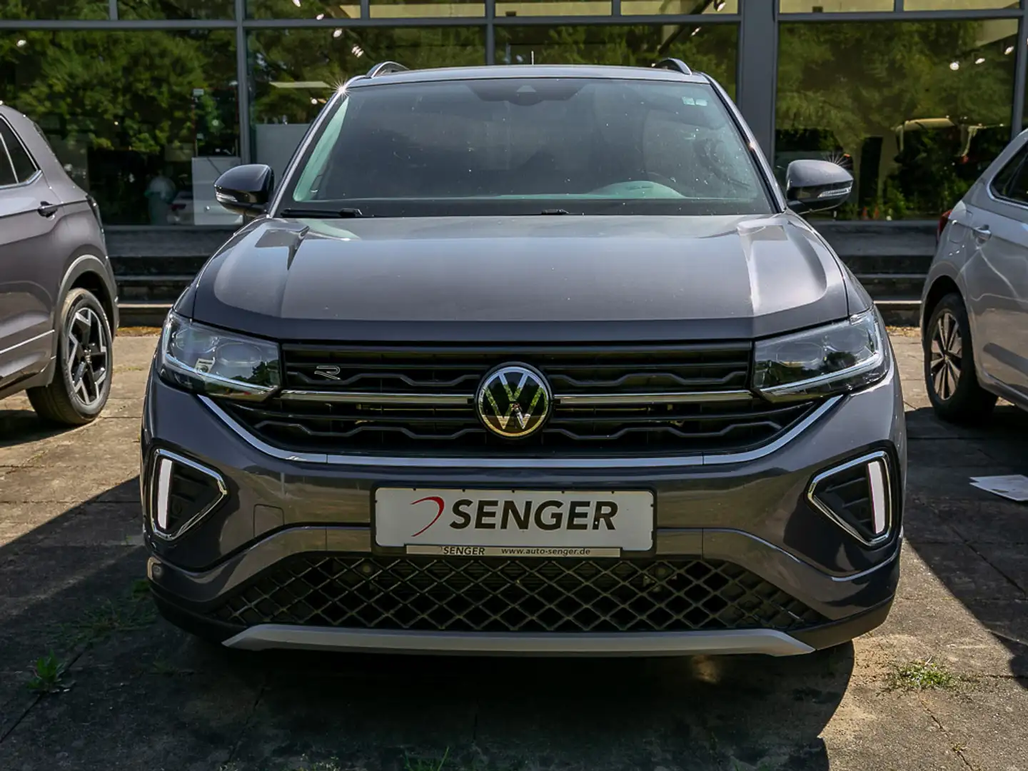 Volkswagen T-Cross R-Line 1.0 l TSI Travel Assist Paket Grijs - 2